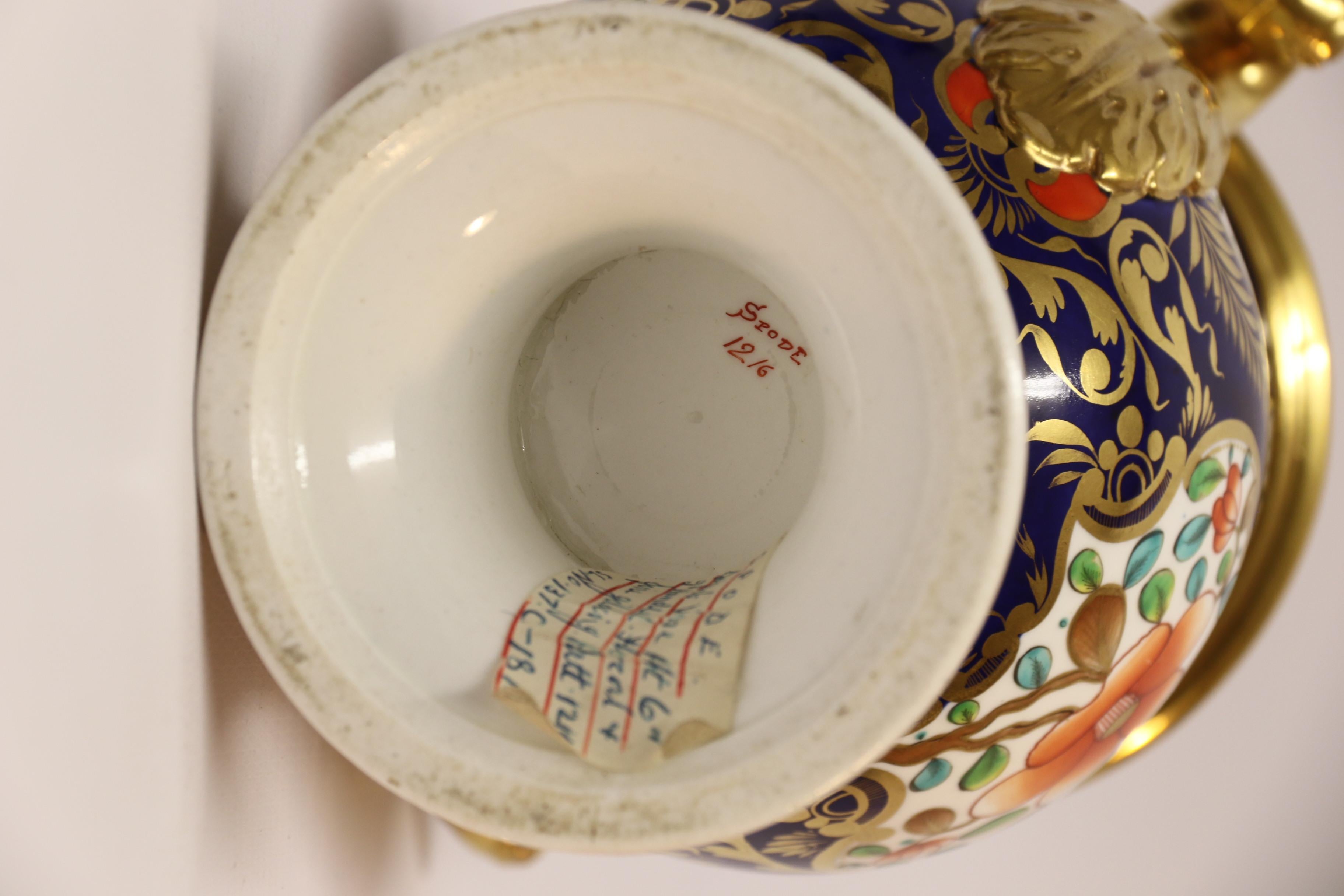 English Antique Spode Porcelain Vase with Hand Painted Imari Style Pattern im Angebot 6