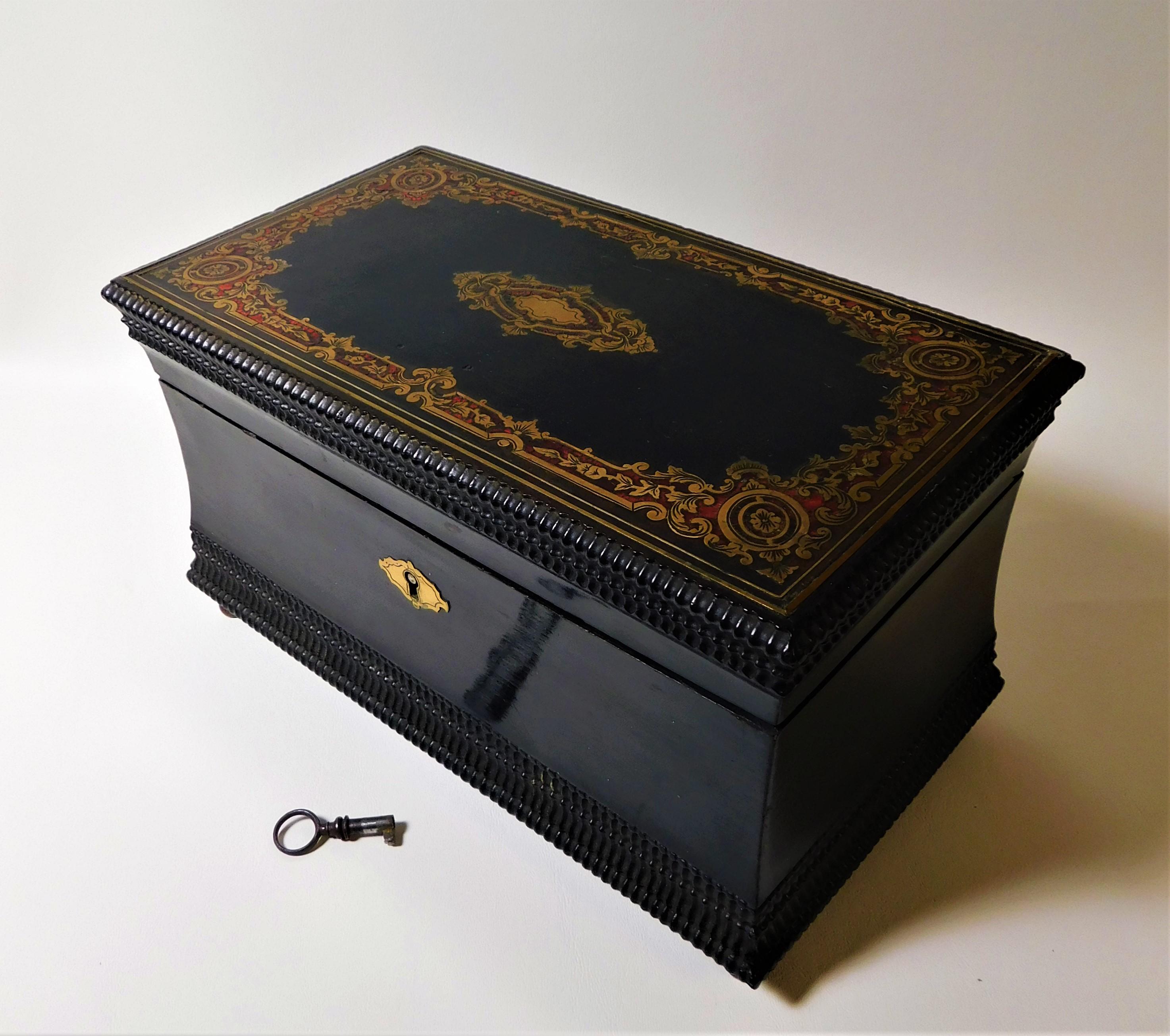 English Antique Victorian Ebonized Cigar Box with Brass Colored Inlay Lock Key 1