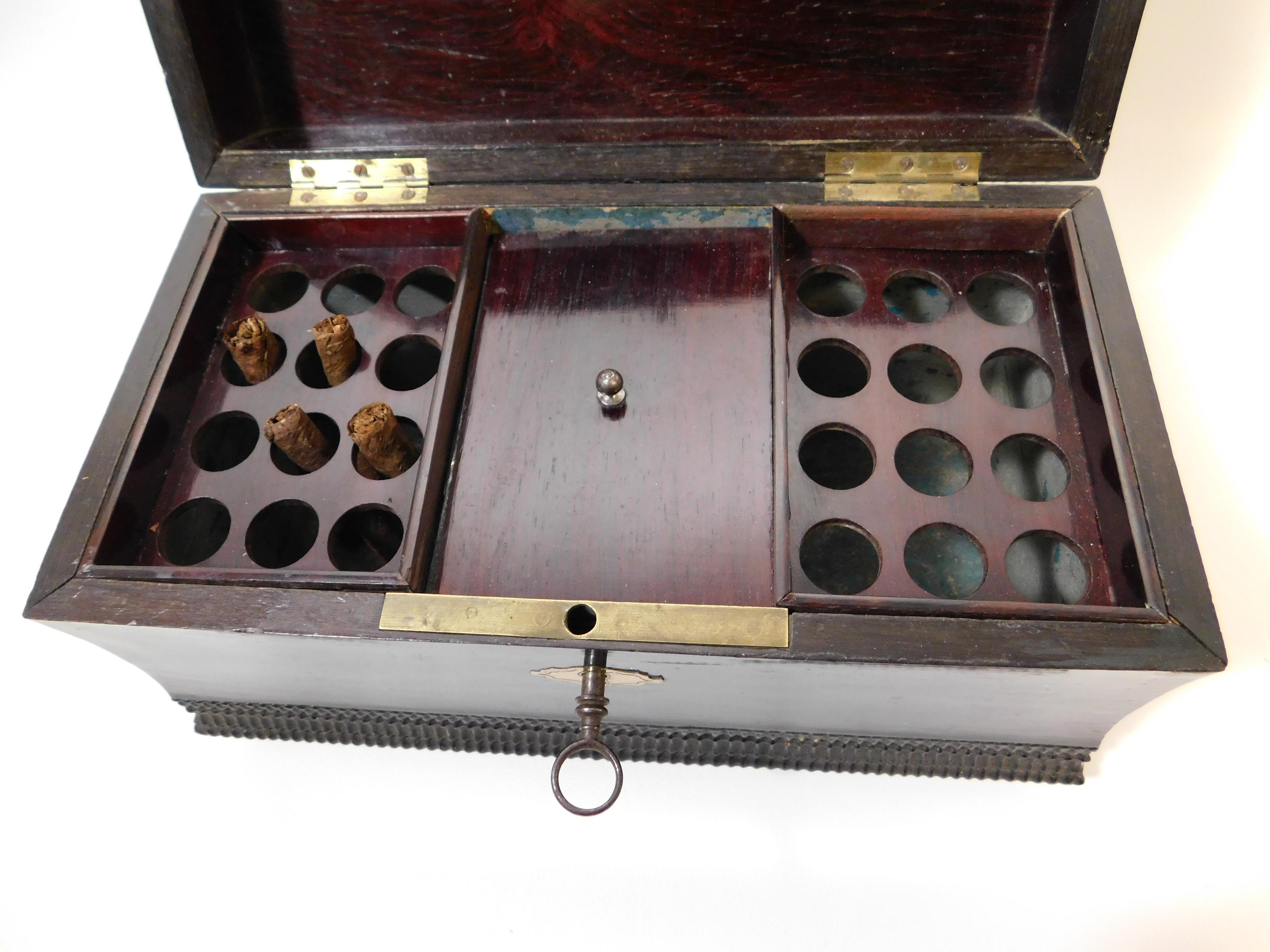 English Antique Victorian Ebonized Cigar Box with Brass Colored Inlay Lock Key In Good Condition In Hamilton, Ontario