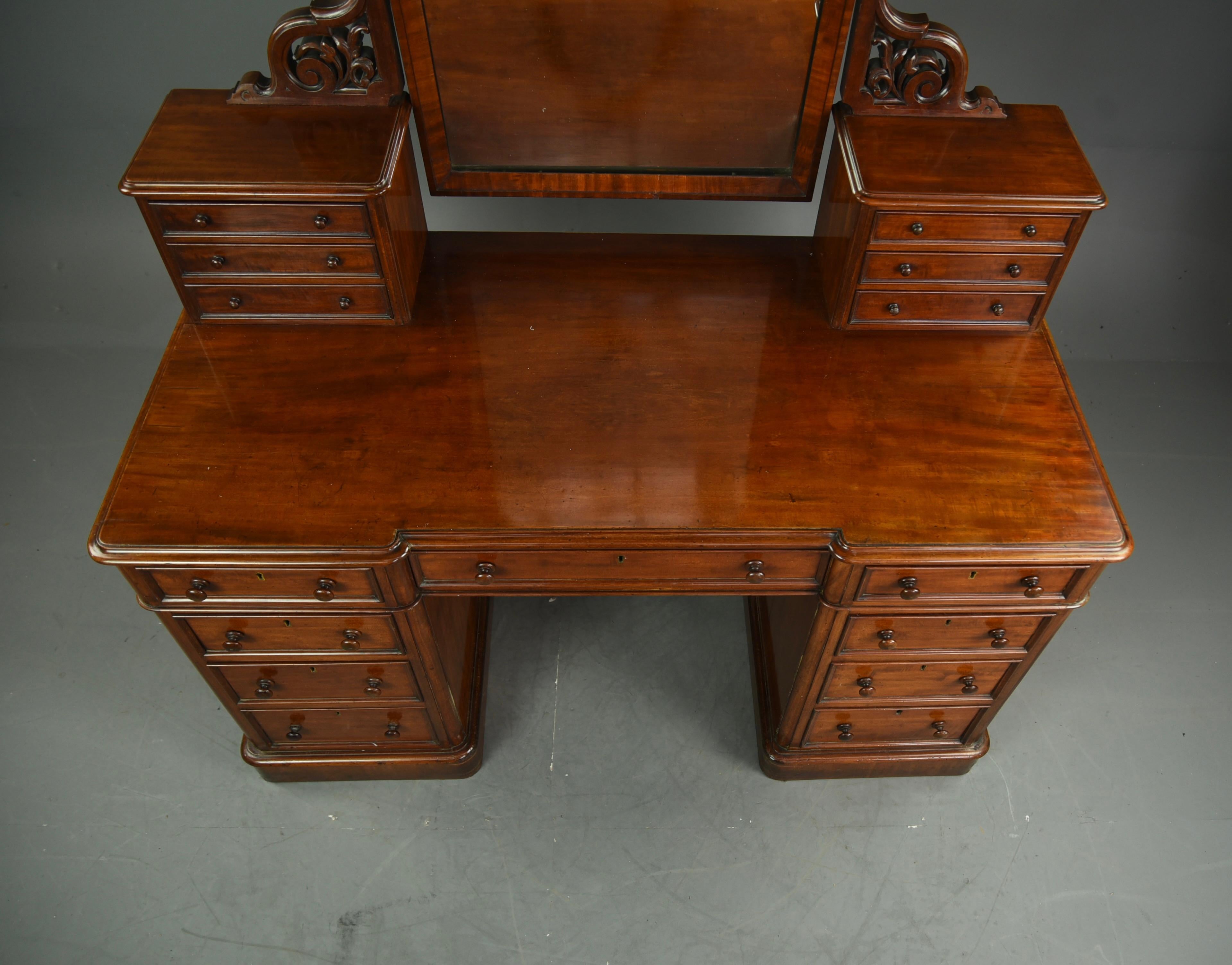 English Antique Victorian Mahogany Dressing Table In Good Condition In Chelmsford, GB
