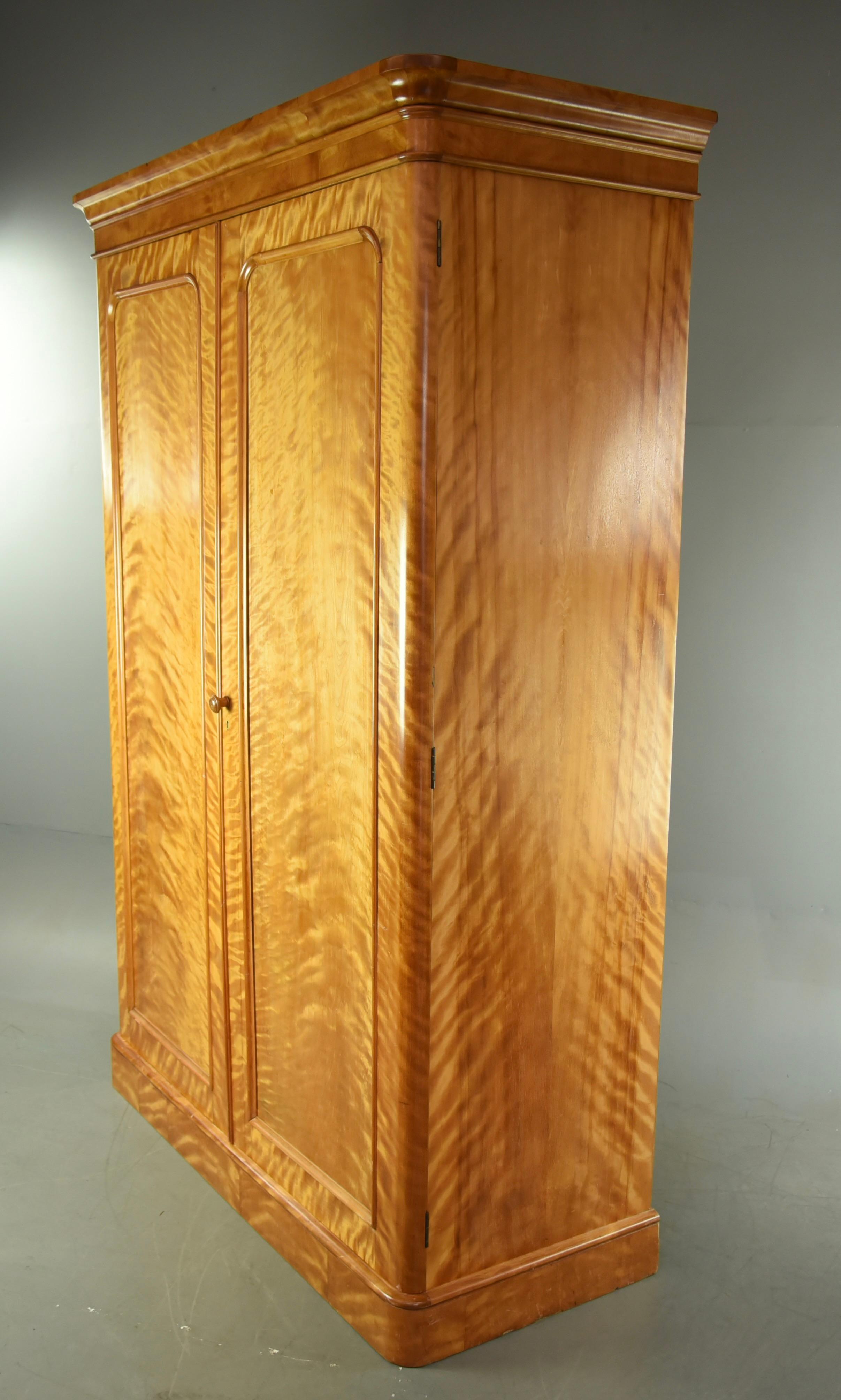 Fine quality Heal & son Victorian satinwood double wardrobe.
The wardrobe is in fantastic condition with a wonderful grain and colour ,very rare to find a double wardrobe in satin wood made from a top quality cabinet makers Heal & son of