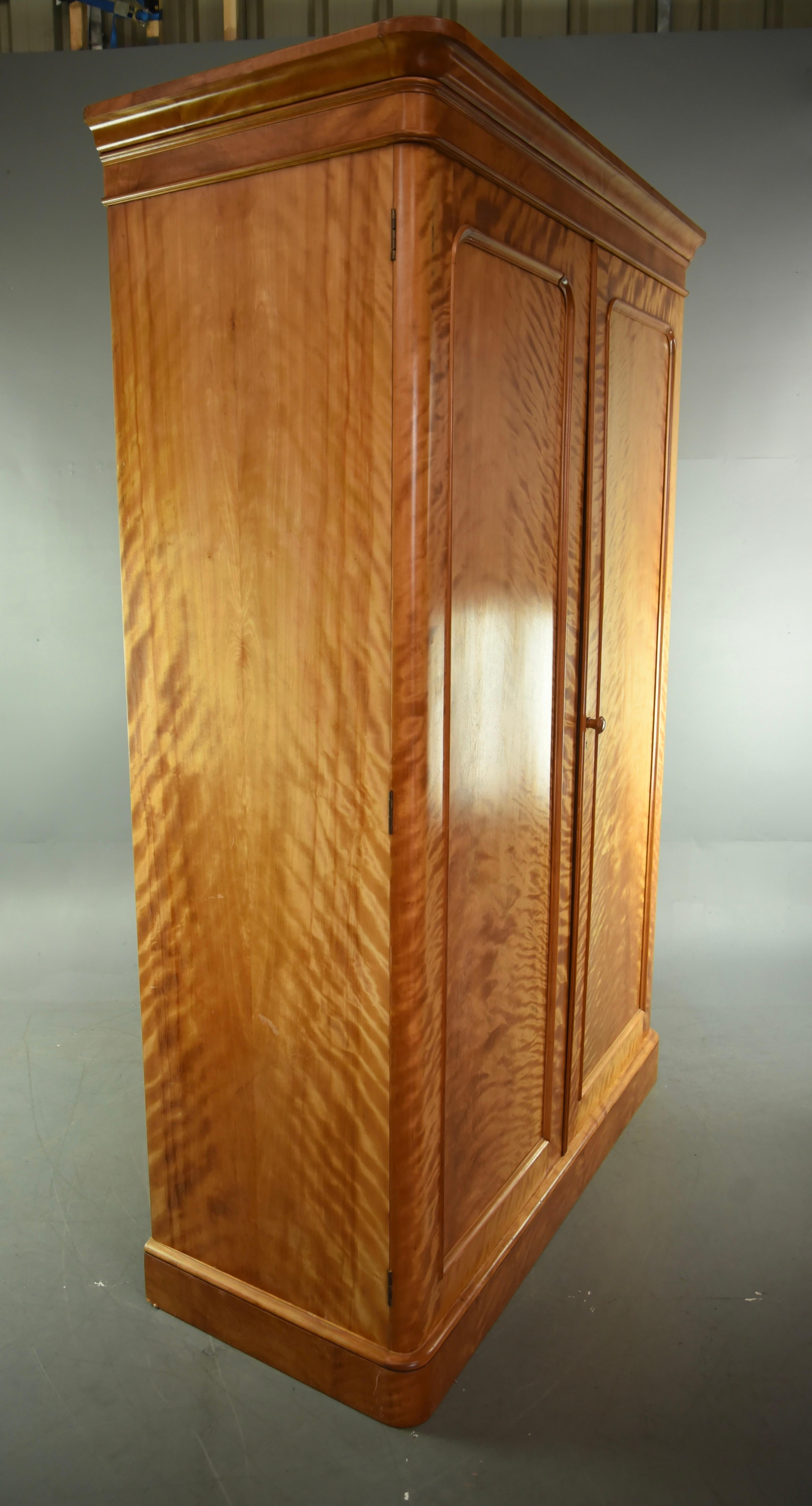 English Antique Victorian Two Door Wardrobe Heal & Son London  In Good Condition In Chelmsford, GB