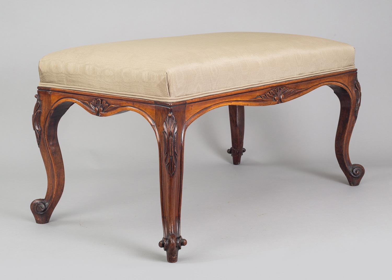 English Antique William IV Carved Rosewood Bench, circa 1840 In Good Condition For Sale In Sheffield, MA
