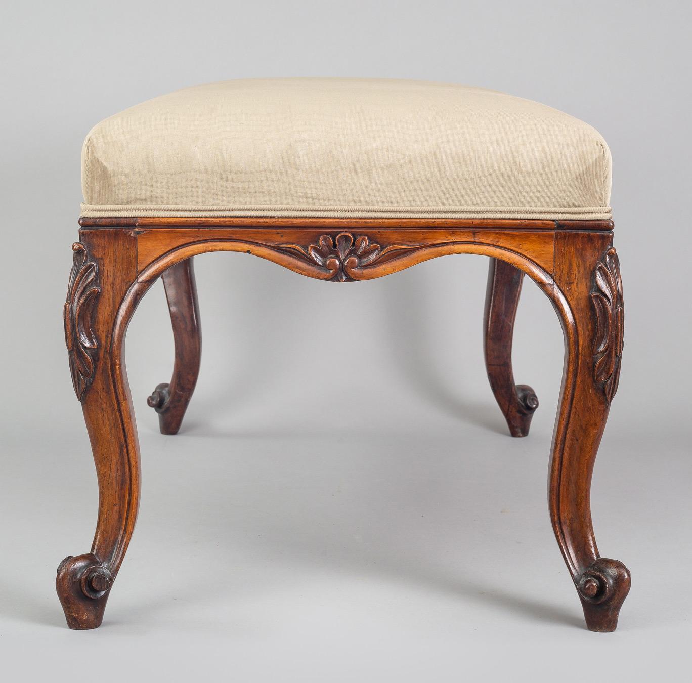 Mid-19th Century English Antique William IV Carved Rosewood Bench, circa 1840 For Sale