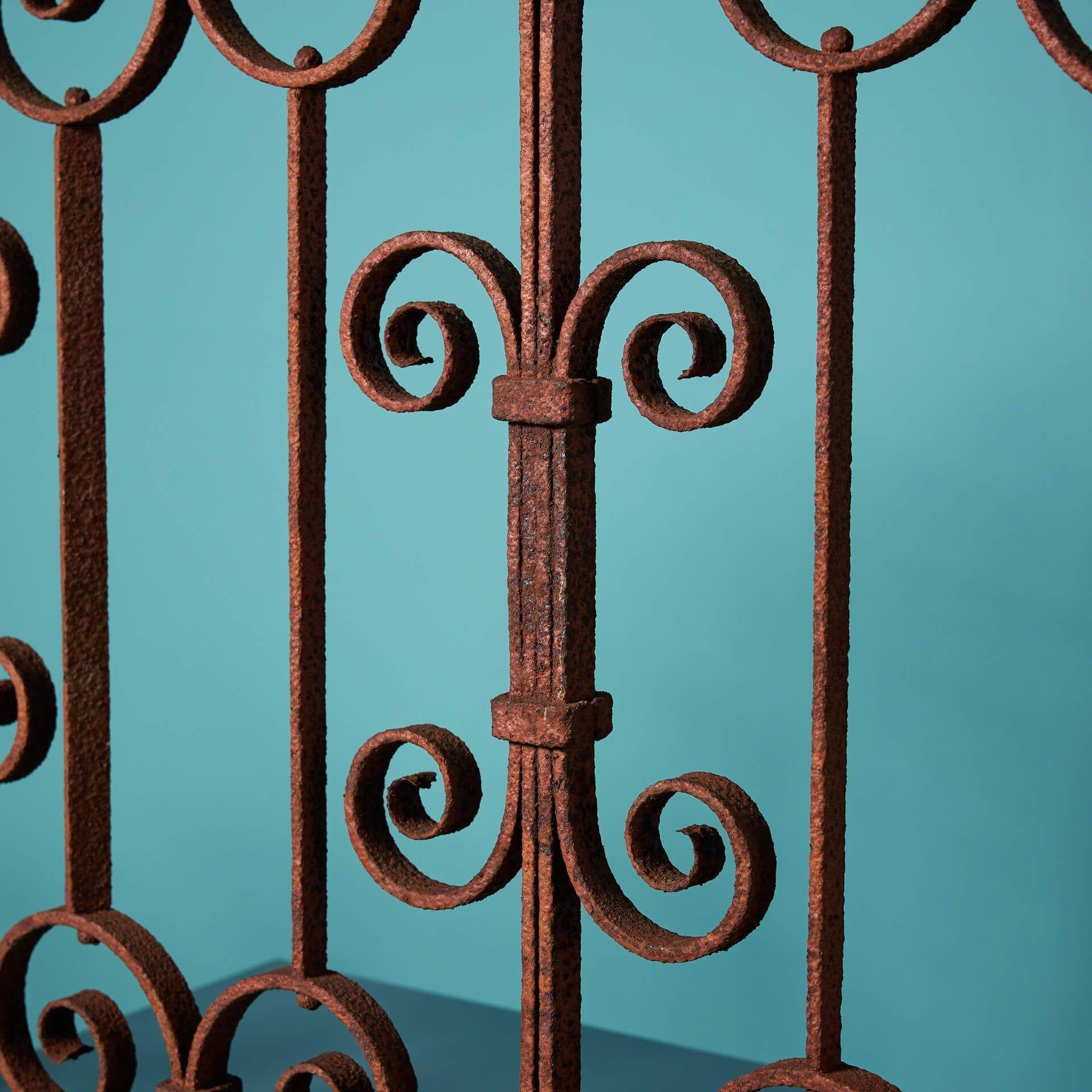 Inglese Antico rovesciamento del cancello in ferro battuto in vendita