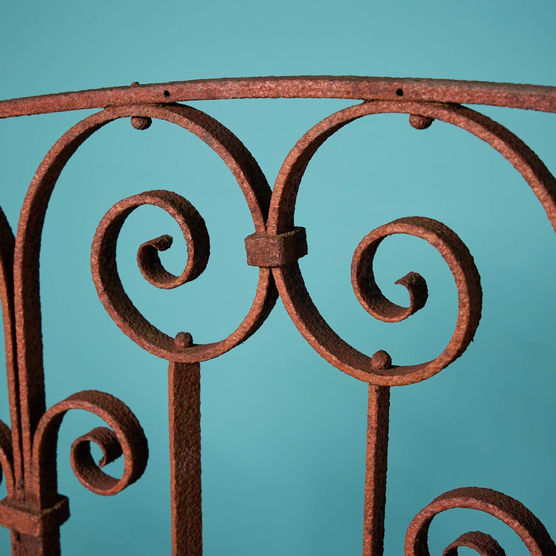 Antico rovesciamento del cancello in ferro battuto In condizioni discrete in vendita a Wormelow, Herefordshire