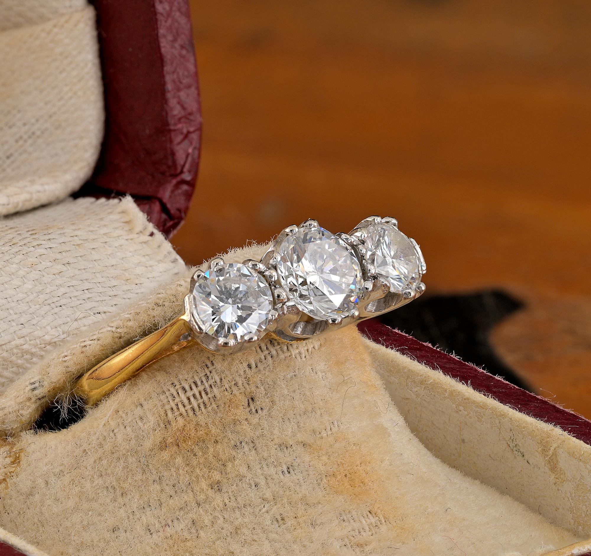 Englischer Trilogie-Ring mit 1,30 Karat Diamanten im Art déco-Stil im Zustand „Gut“ im Angebot in Napoli, IT