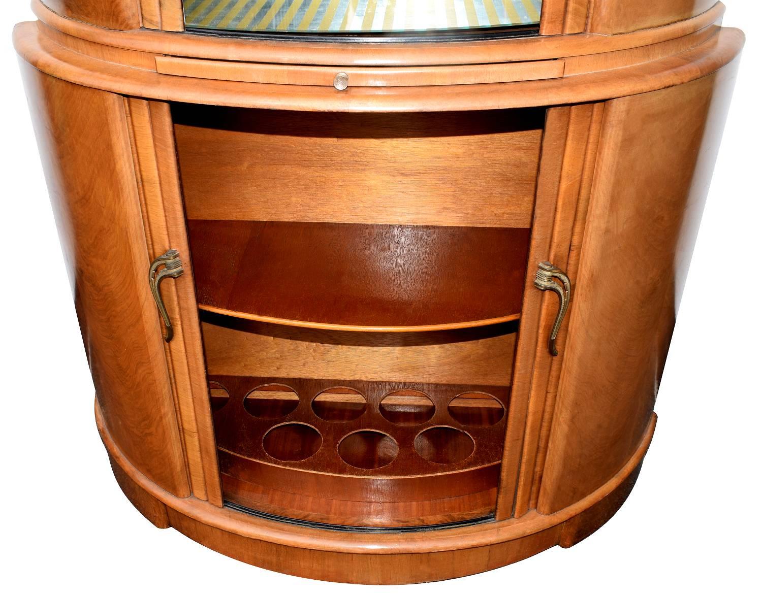 English Art Deco 1930s Walnut Cocktail Bar Cabinet In Good Condition In Devon, England