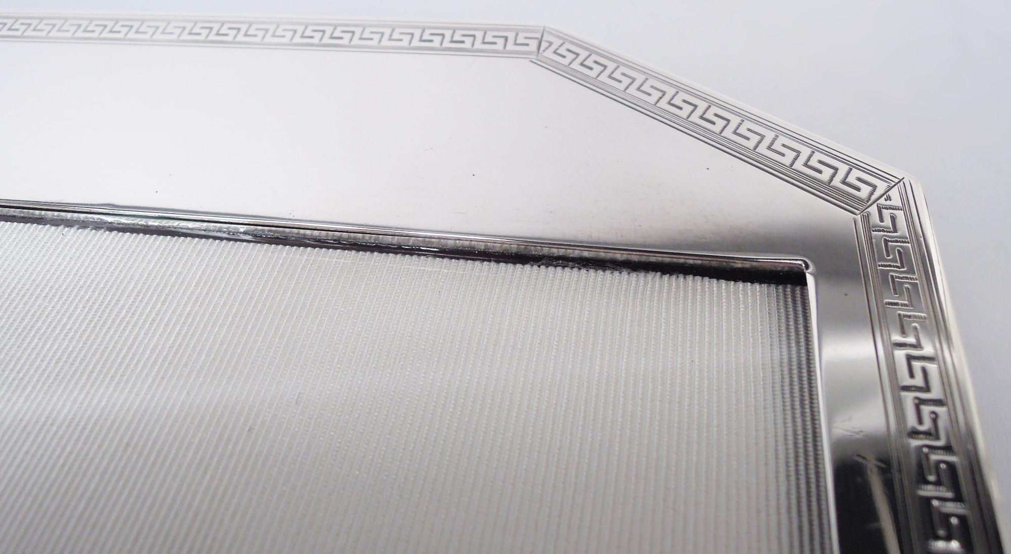 Inglese Cornice classica in argento Art Deco inglese, 1923 in vendita