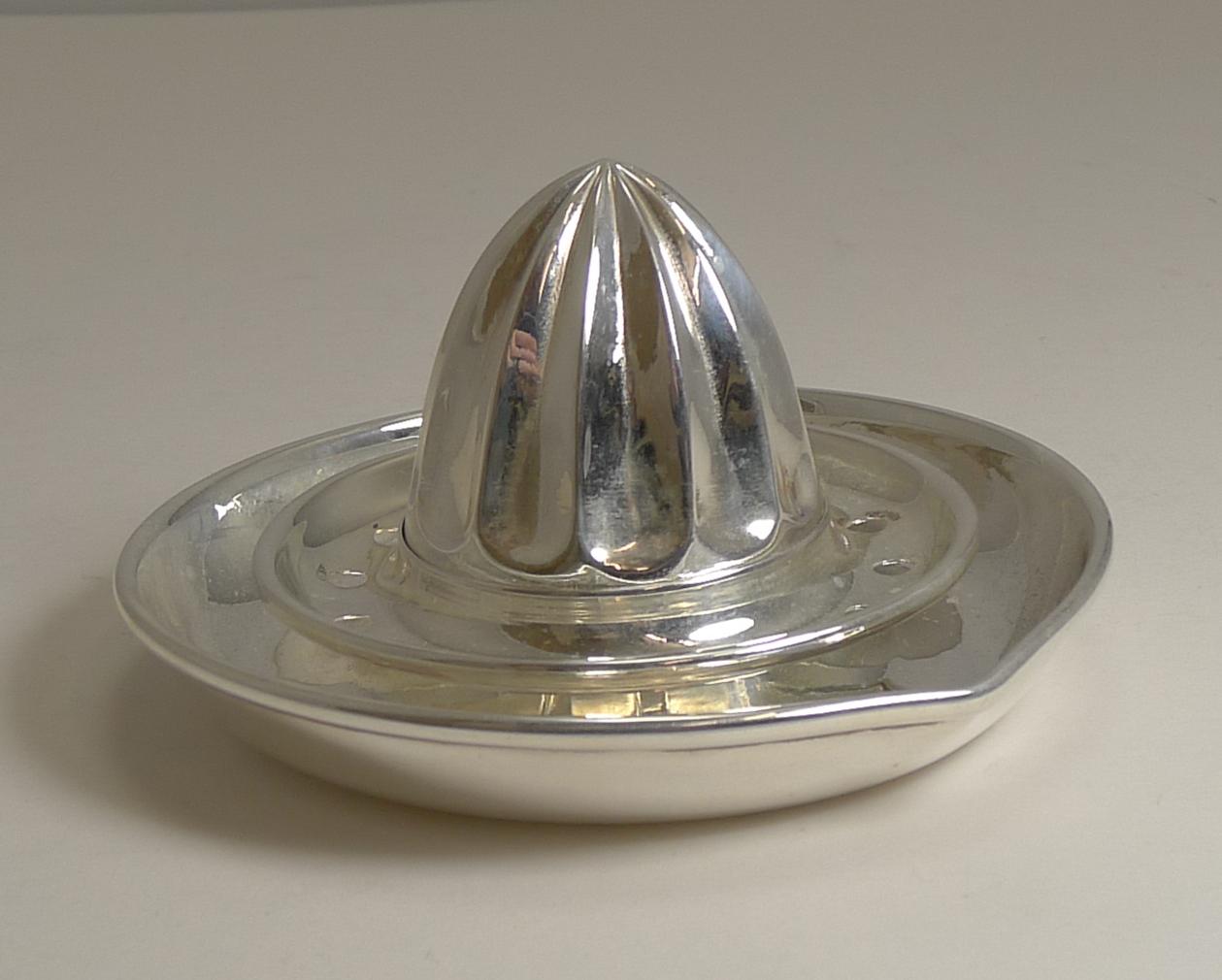 English Art Deco Cocktail / Bar Lemon Squeezer in Silver Plate, circa 1930 In Good Condition In Bath, GB