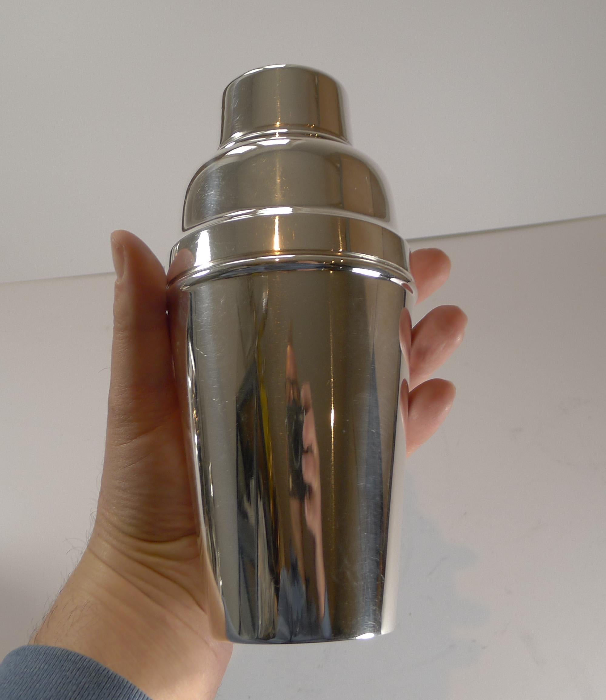 English Art Deco Cocktail Shaker by William Suckling Ltd, c.1930 In Good Condition In Bath, GB