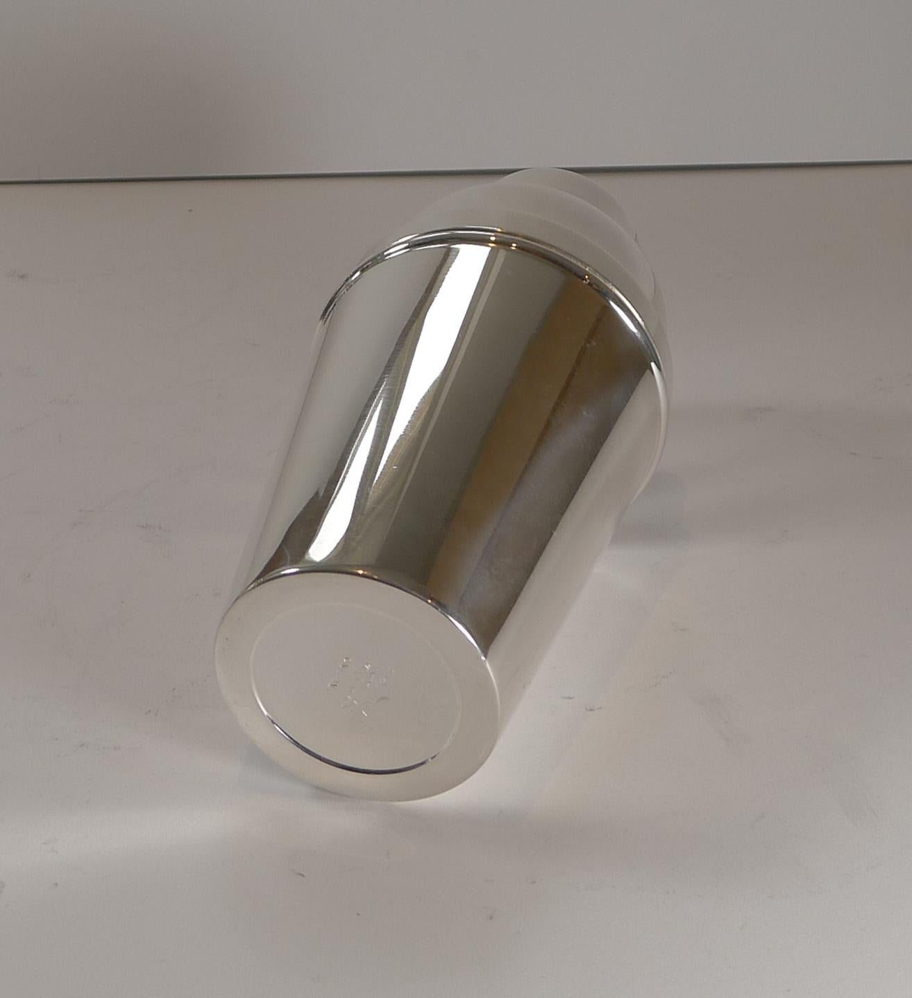 Mid-20th Century English Art Deco Cocktail Shaker by William Suckling Ltd, c.1930