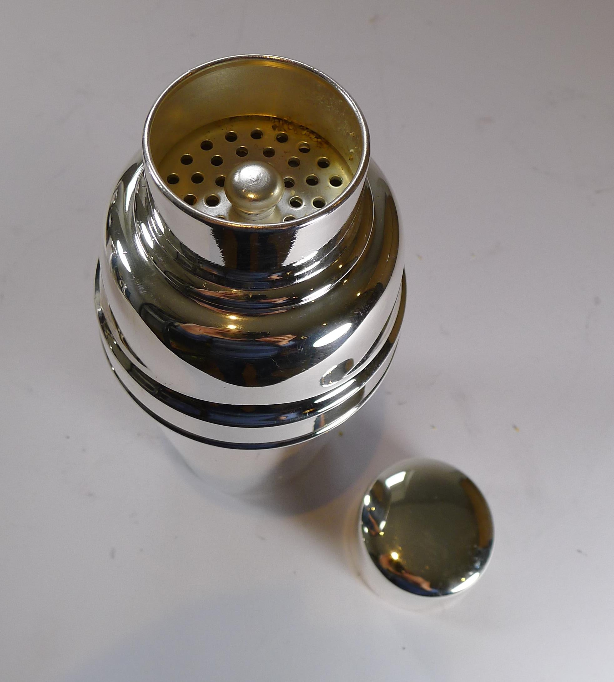 English Art Deco Cocktail Shaker by William Suckling Ltd, c.1930 1