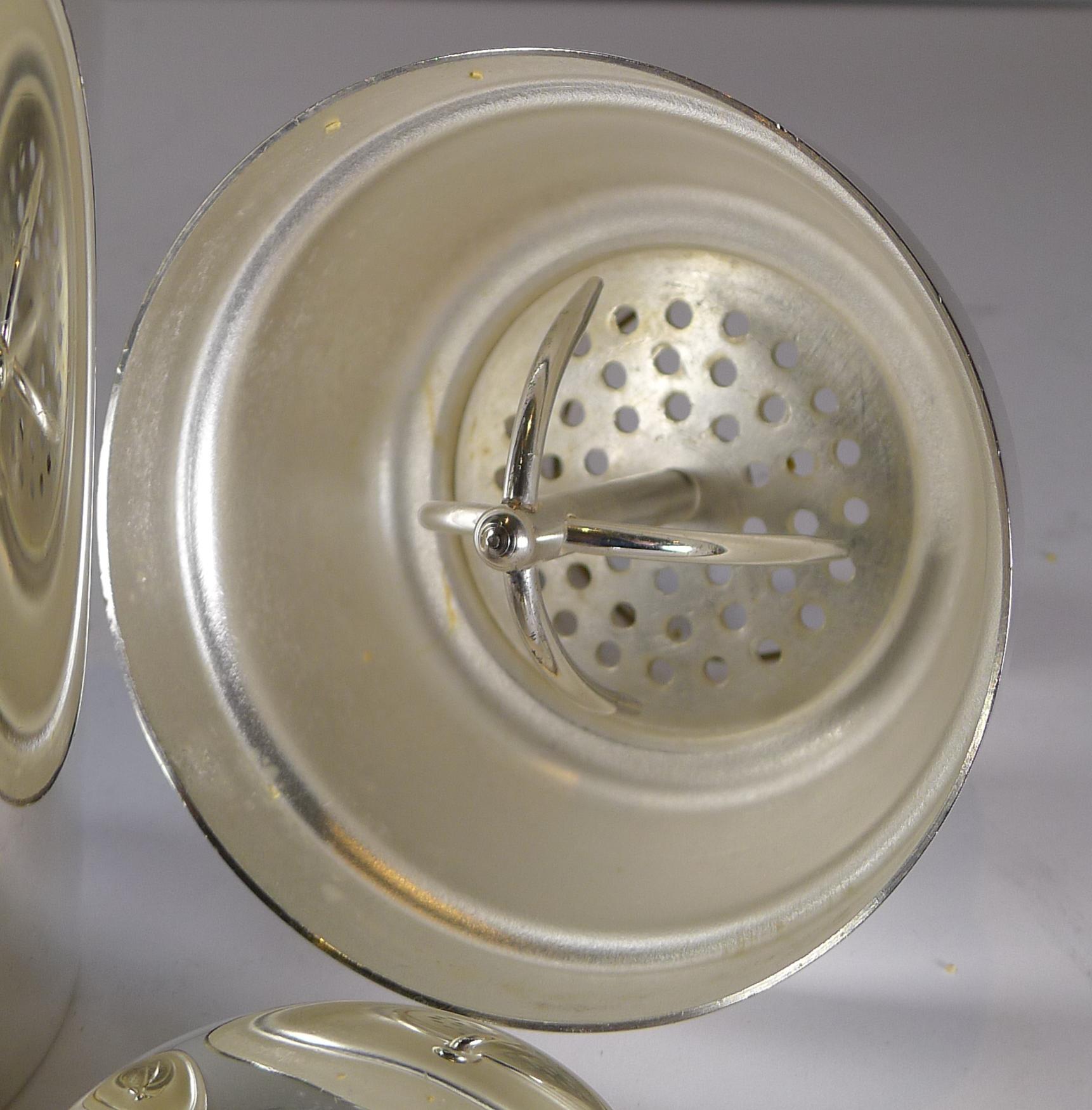 English Art Deco Cocktail Shaker by William Suckling Ltd, c.1930 2