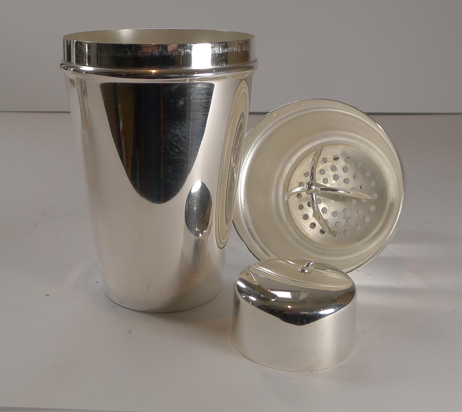 English Art Deco Cocktail Shaker by William Suckling Ltd, c.1930 3