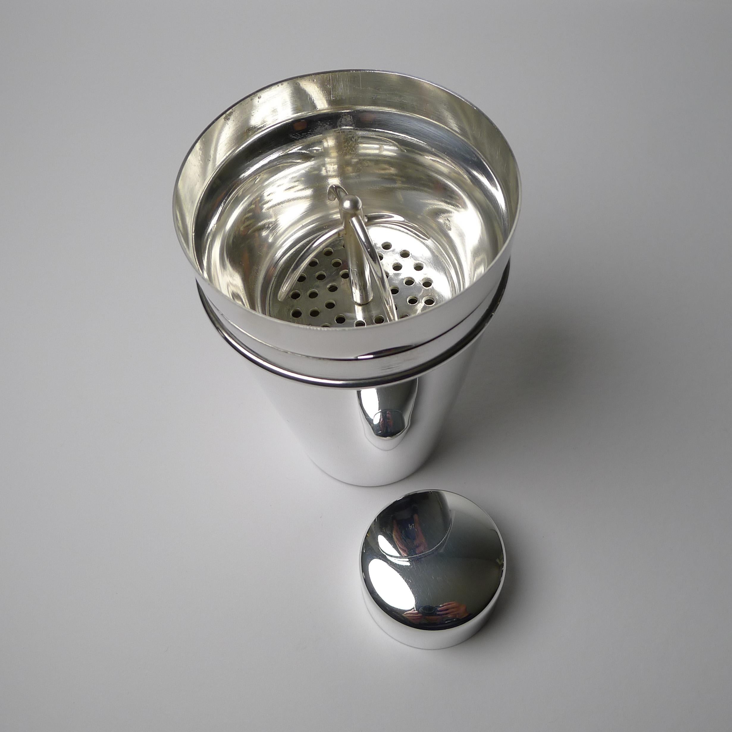 English Art Deco Cocktail Shaker by William Suckling Ltd, C.1930 For Sale 2