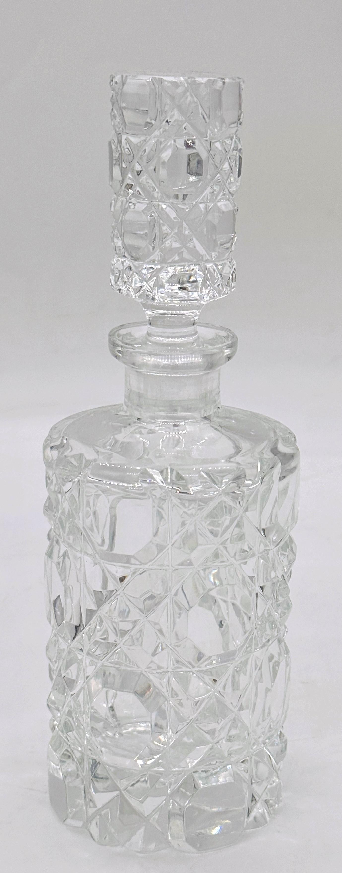 English Art Deco Cut Glass Diminutive Decanter, Circa 1930s In Good Condition For Sale In West Palm Beach, FL