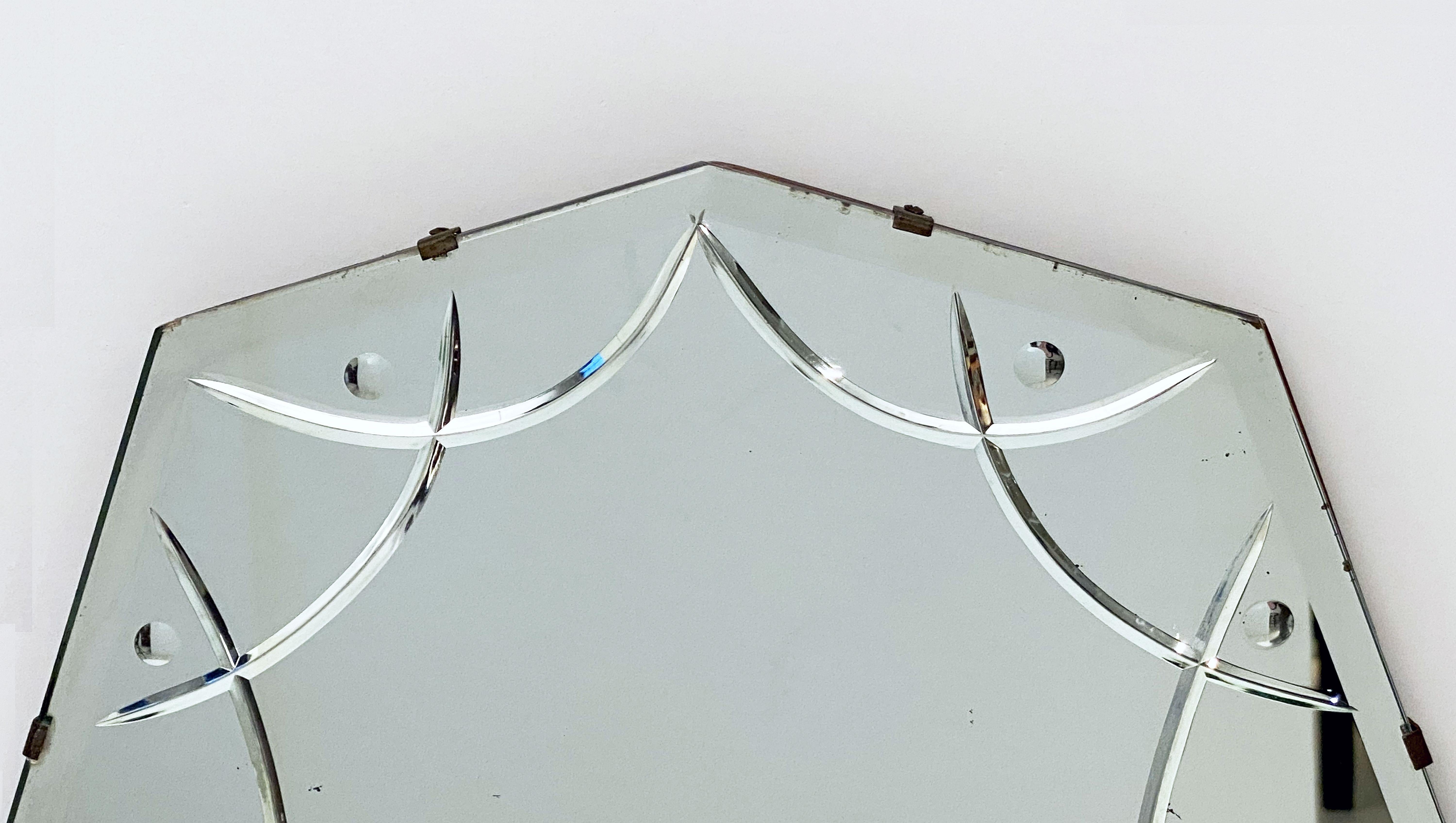 20th Century English Art Deco Decagonal Oval Reverse-Cut Beveled Mirror (25 1/2 x 15 3/8)