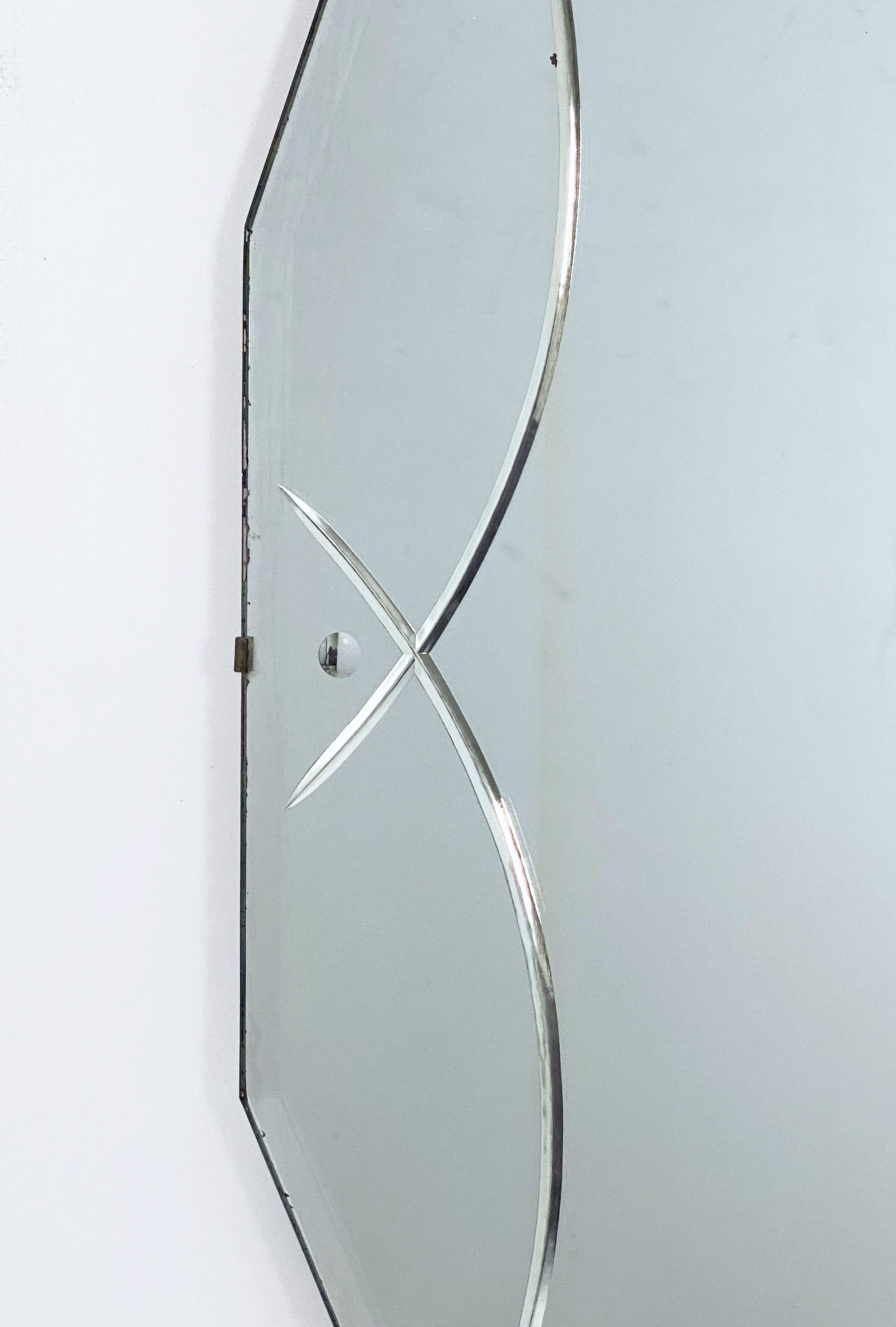 English Art Deco Decagonal Oval Reverse-Cut Beveled Mirror (25 1/2 x 15 3/8) 1