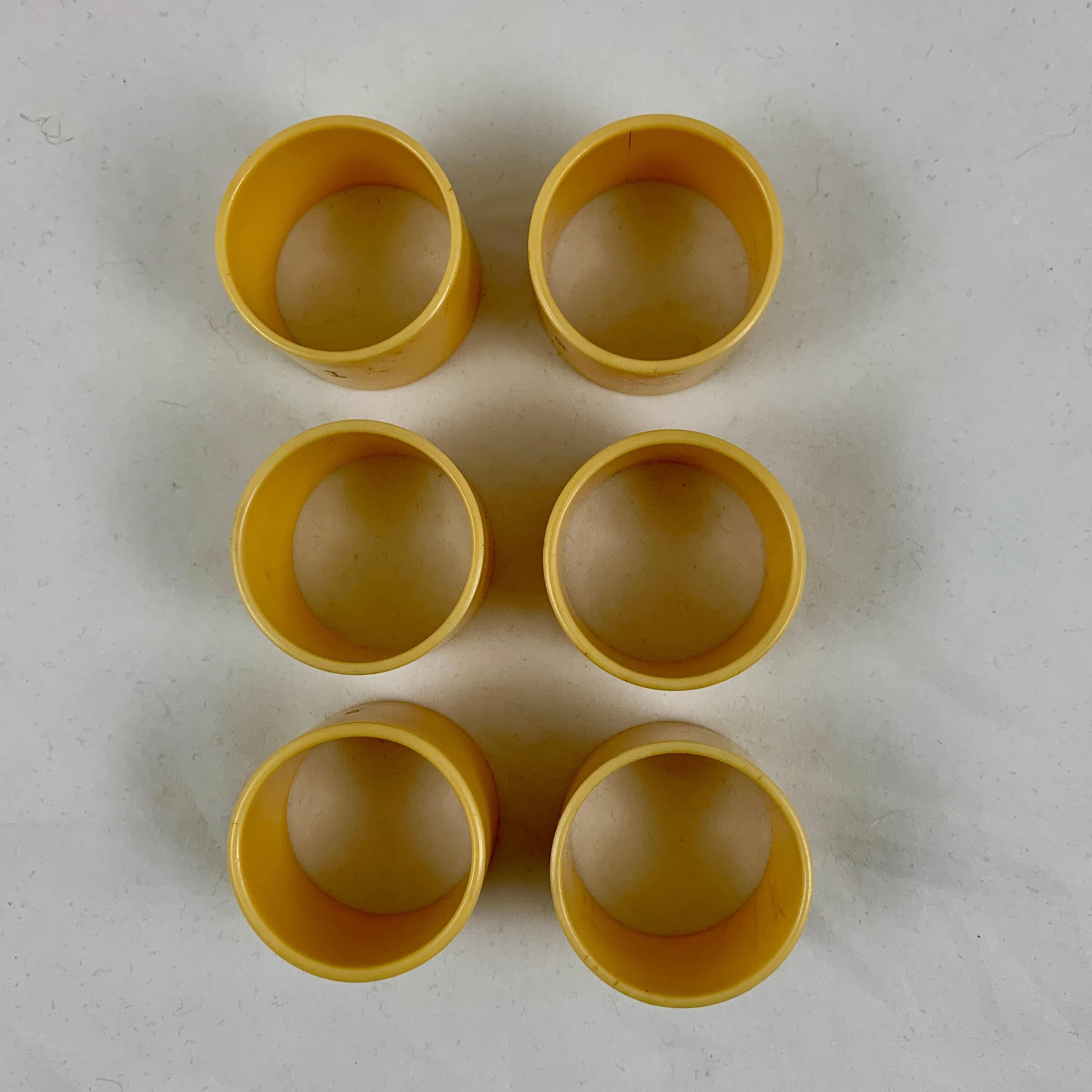 English Art Deco Era Numbered French Ivory Celluloid Napkin Rings, Set of 6 In Good Condition In Philadelphia, PA