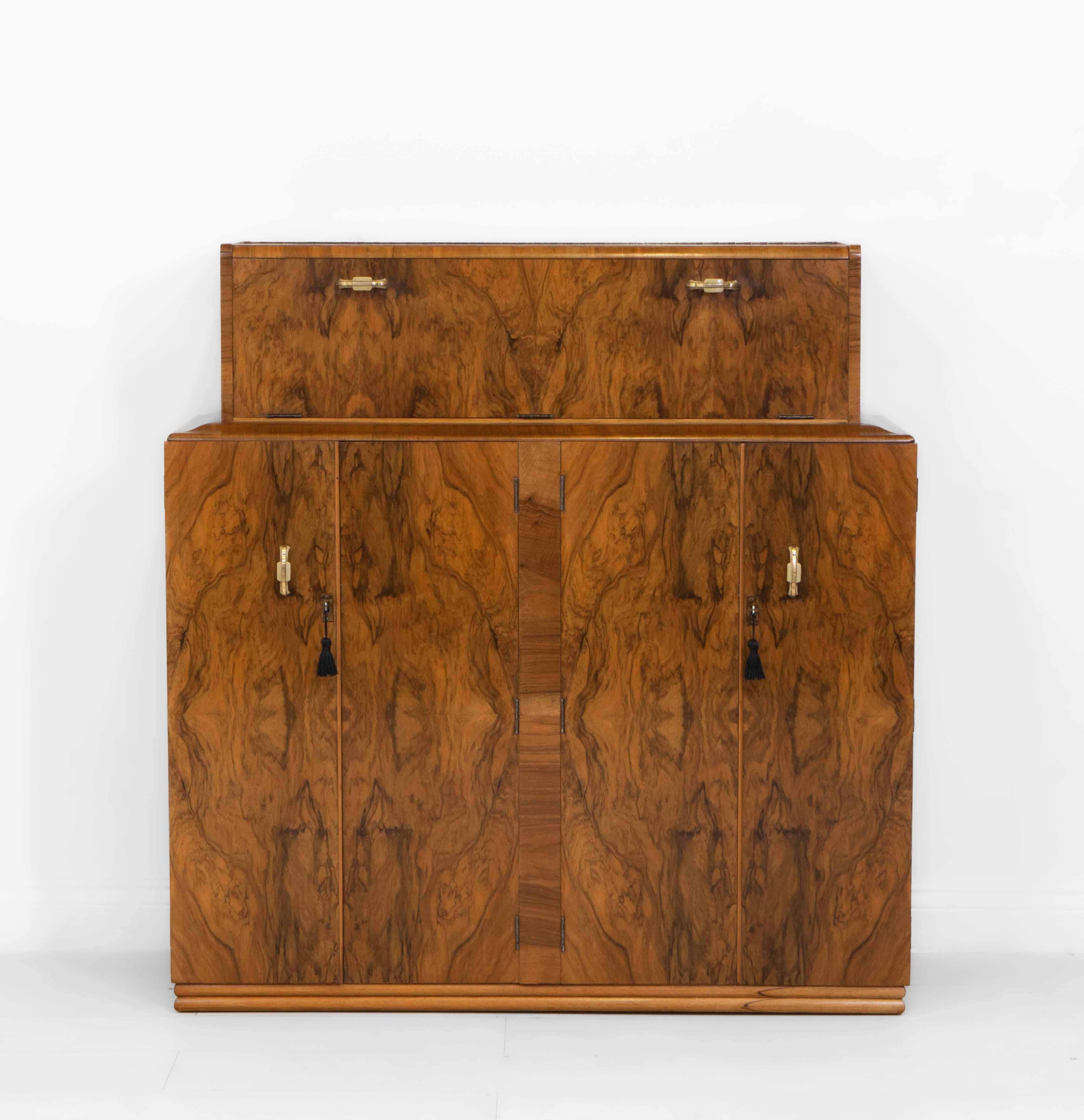 English Art Deco Figured Walnut Cocktail Cabinet Dry Bar 6