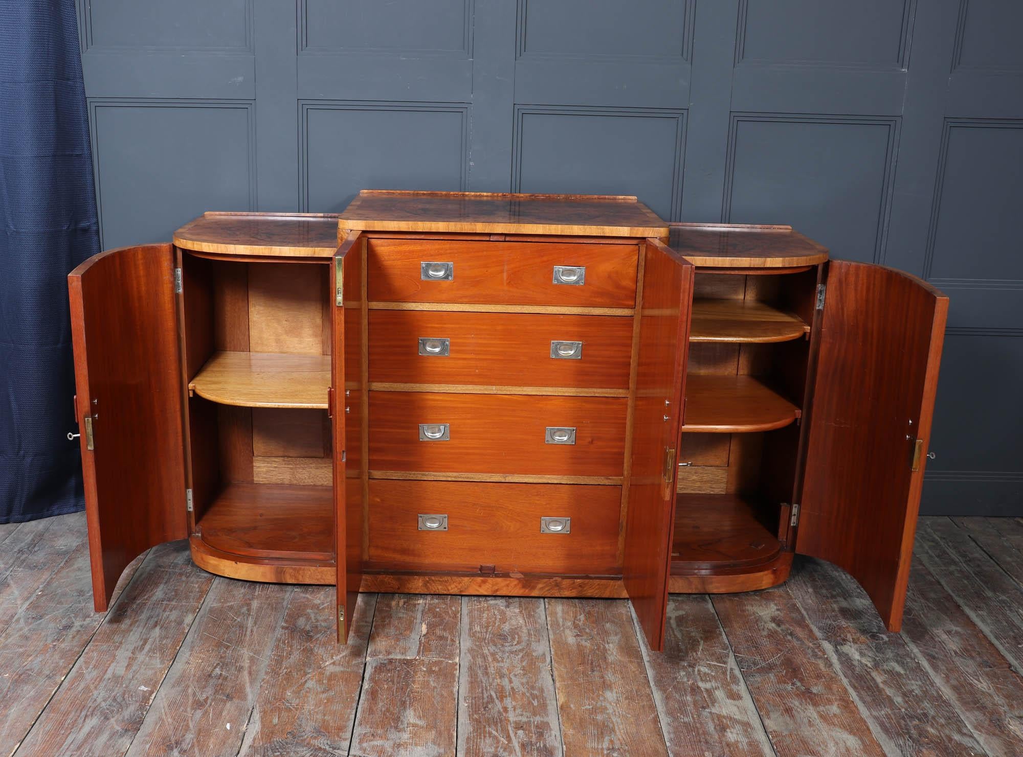 English Art Deco Figured Walnut Sideboard im Angebot 2
