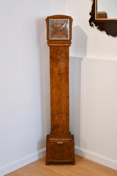 Horloge à grande boîte en noyer figuré Art déco anglais