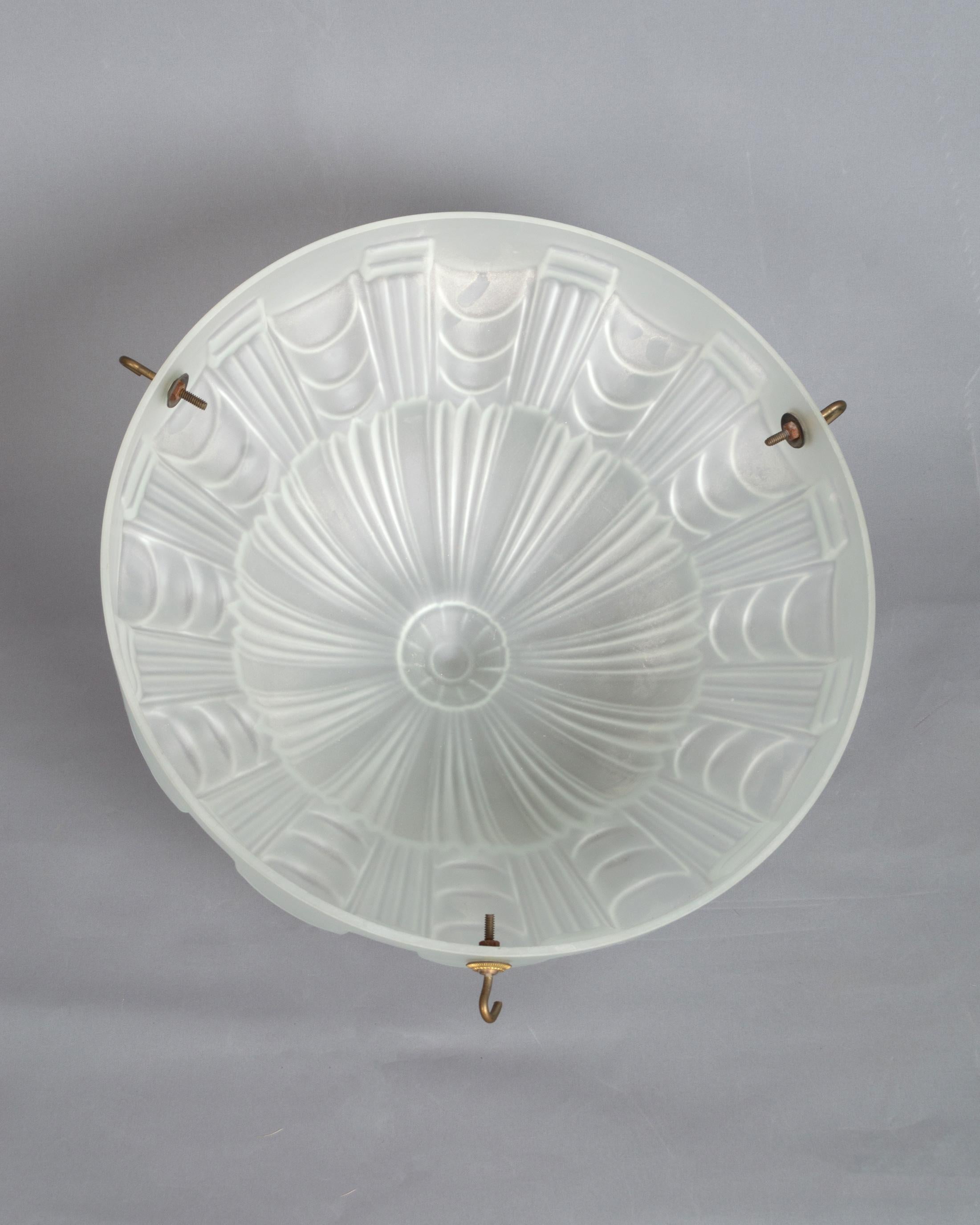 20th Century English Art Deco Glass Plafonnier Pendant Shade C.1920 For Sale
