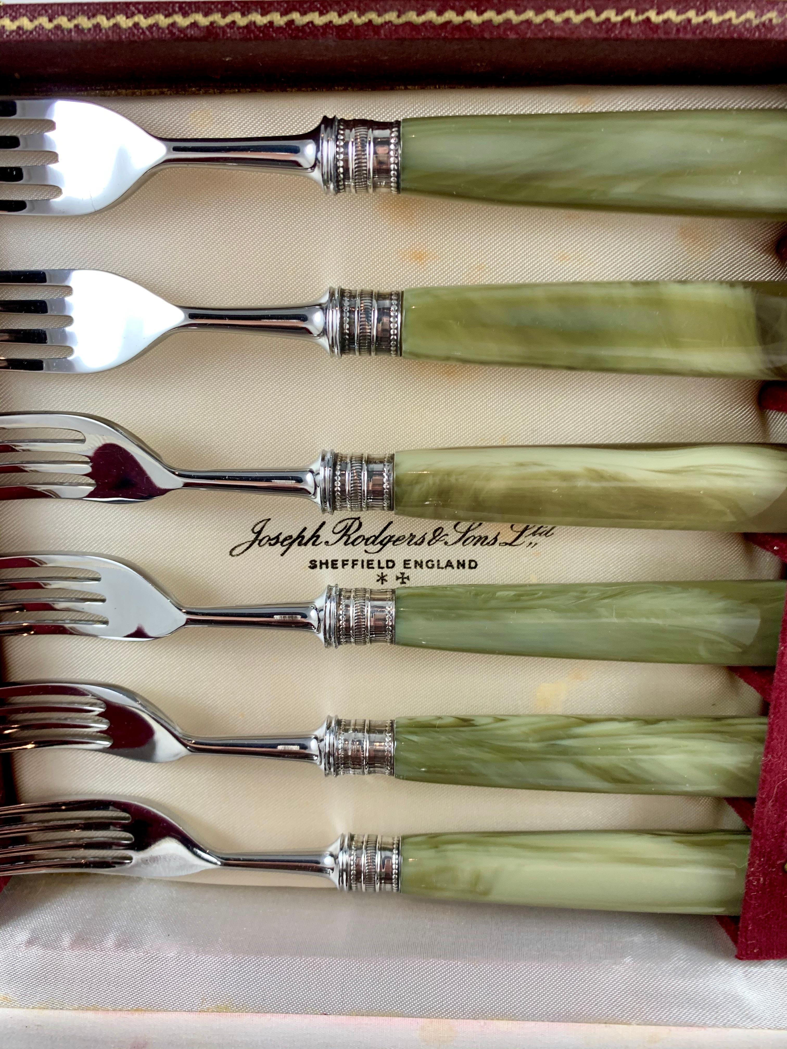 English Art Deco Green Celluloid & Sterling Silver Knife & Fork Boxed, Set of 12 5