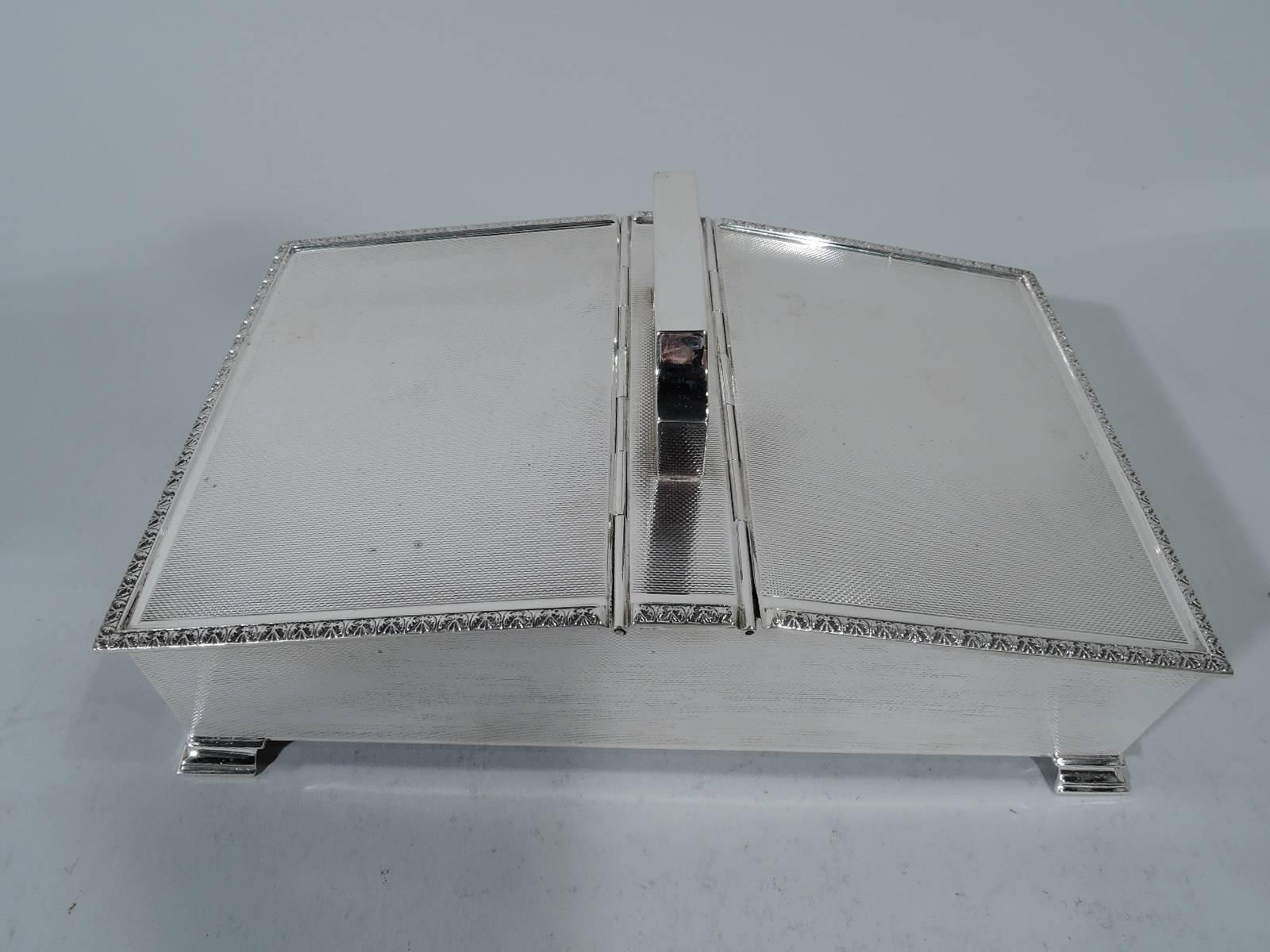 English Art Deco Modern Sterling Silver Cigarette Box In Excellent Condition In New York, NY