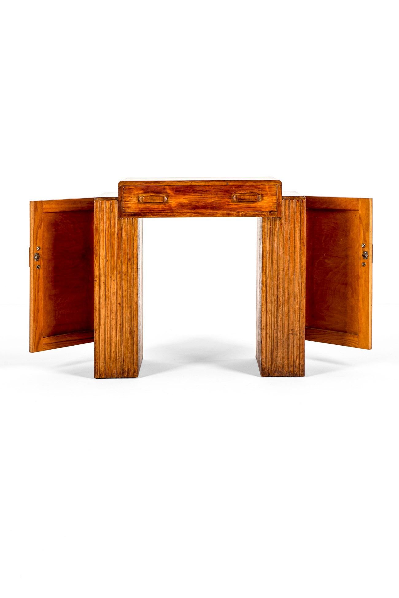 Englischer Art-Deco-Schreibtisch aus Eiche (Britisch) im Angebot