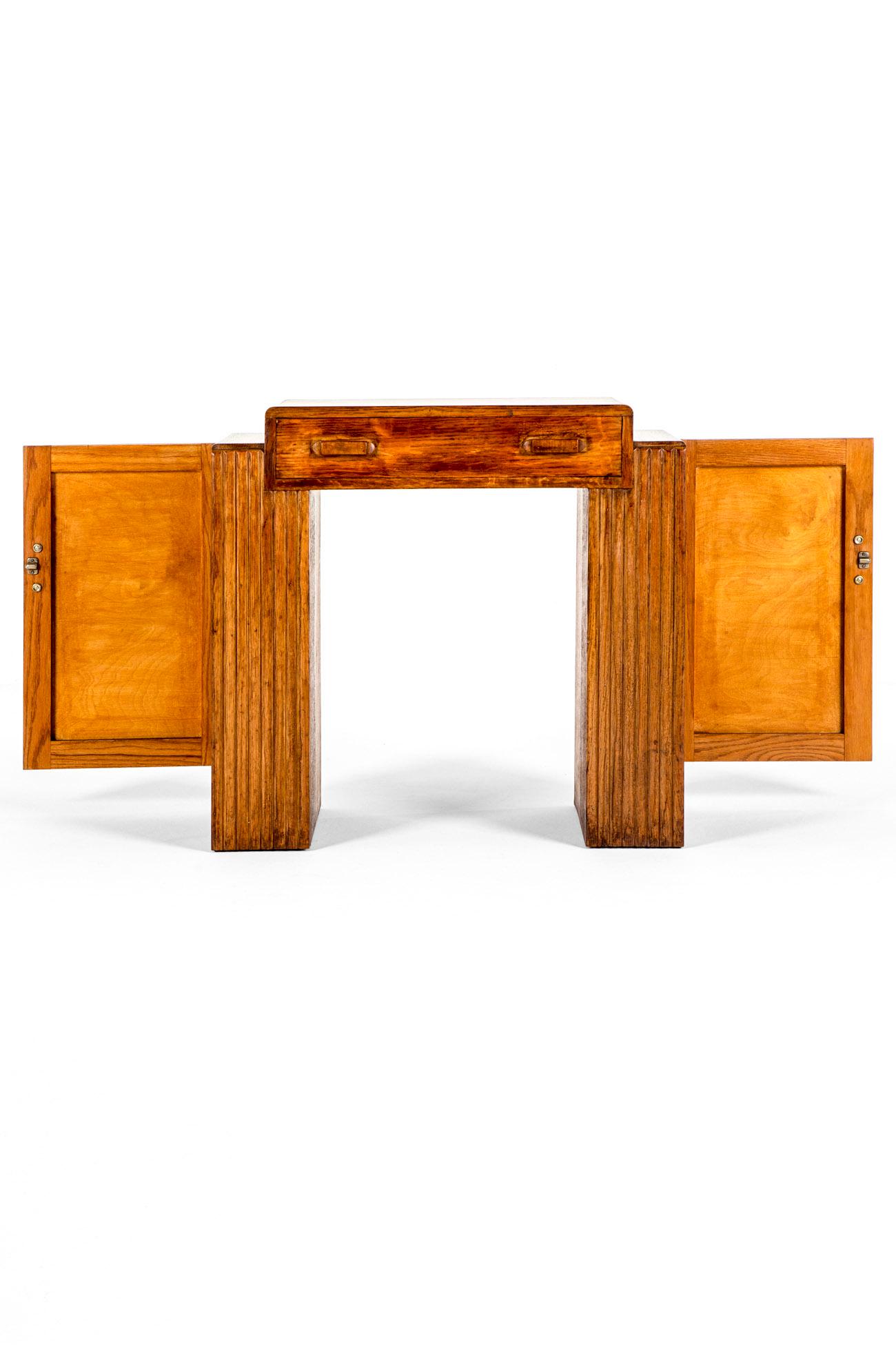 Englischer Art-Deco-Schreibtisch aus Eiche (Handgeschnitzt) im Angebot