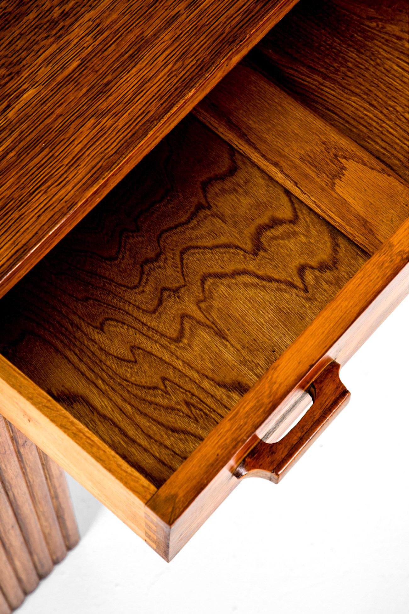 Englischer Art-Deco-Schreibtisch aus Eiche (20. Jahrhundert) im Angebot