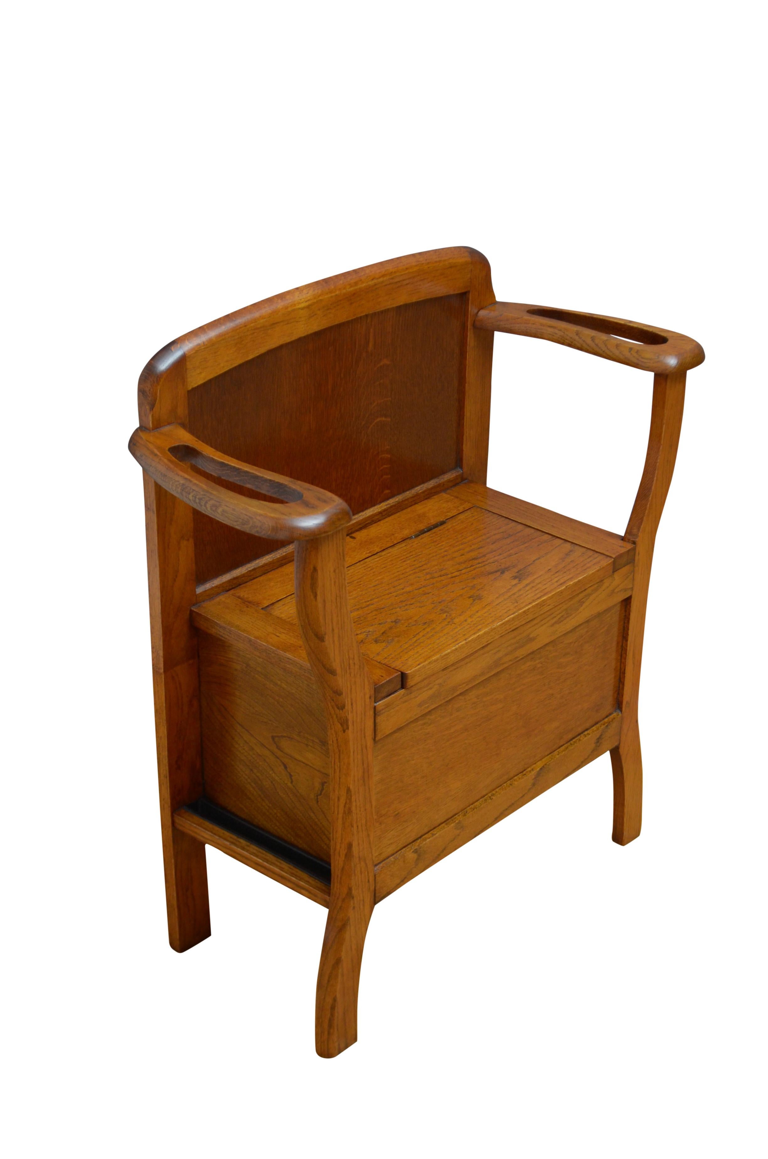 English Art Deco Oak Hall Bench by Kubbyland For Sale 1