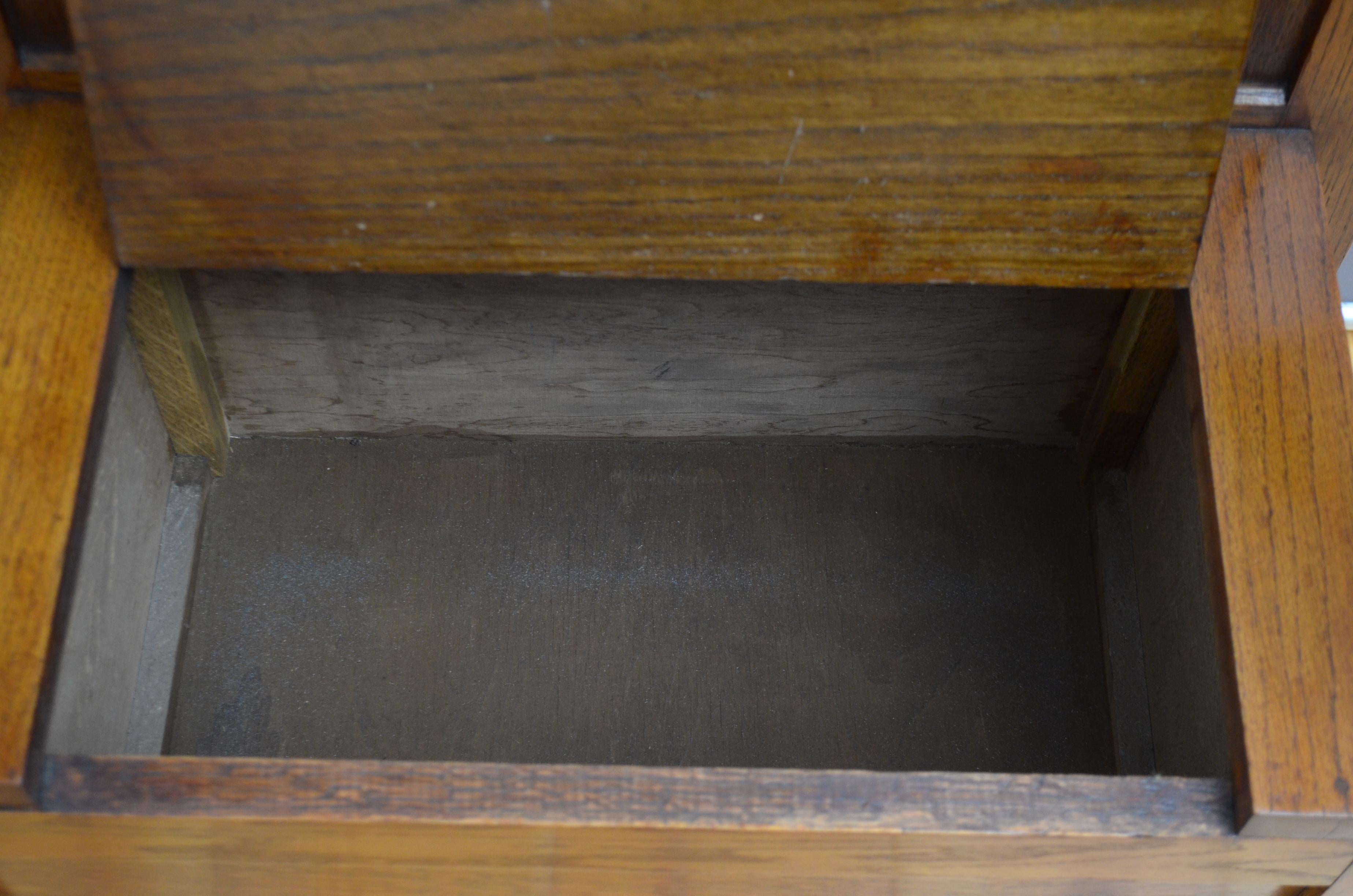 English Art Deco Oak Hall Bench by Kubbyland For Sale 4