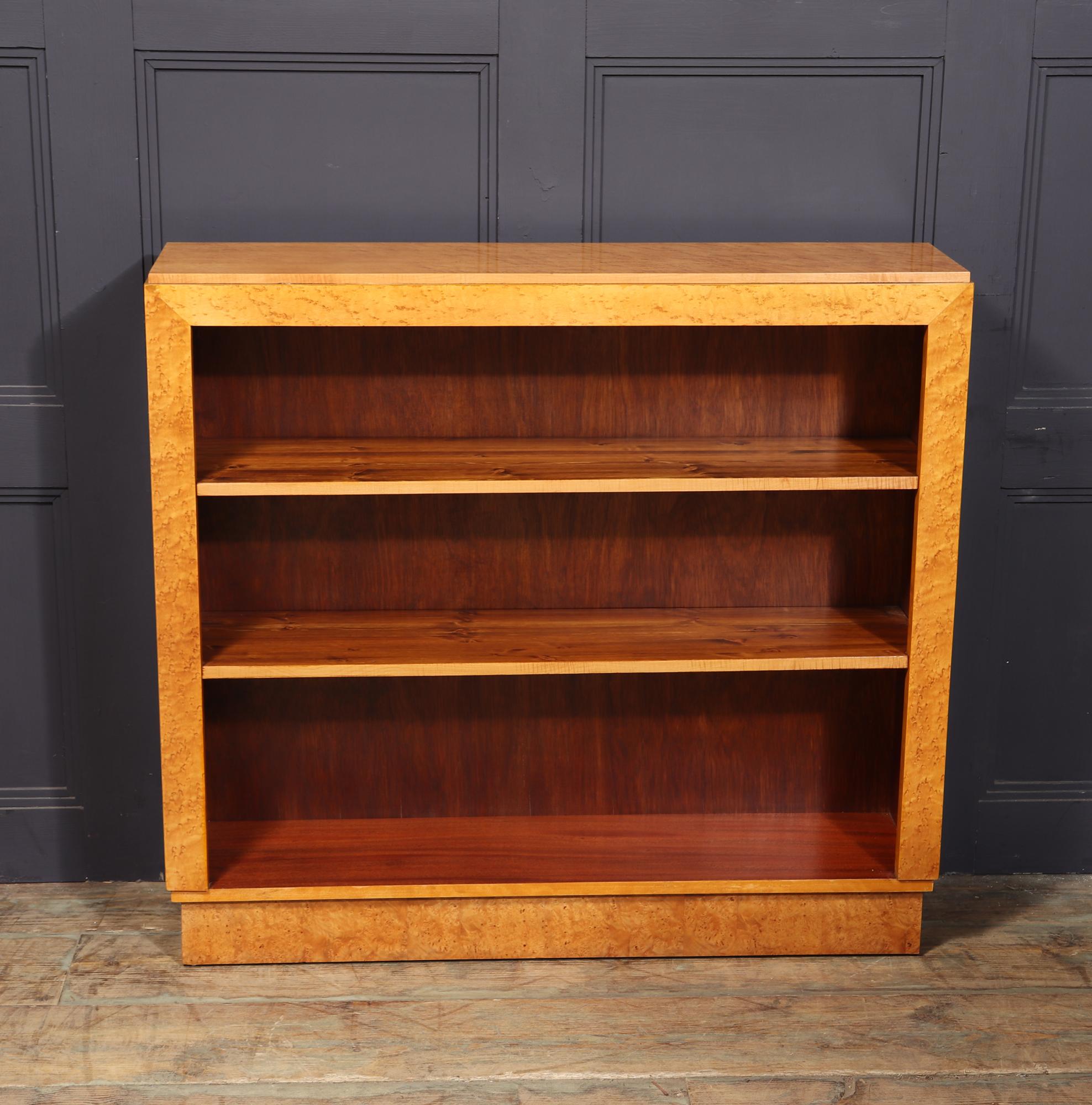 English Art Deco Open Bookcase in Birds Eye Maple In Good Condition In Paddock Wood Tonbridge, GB