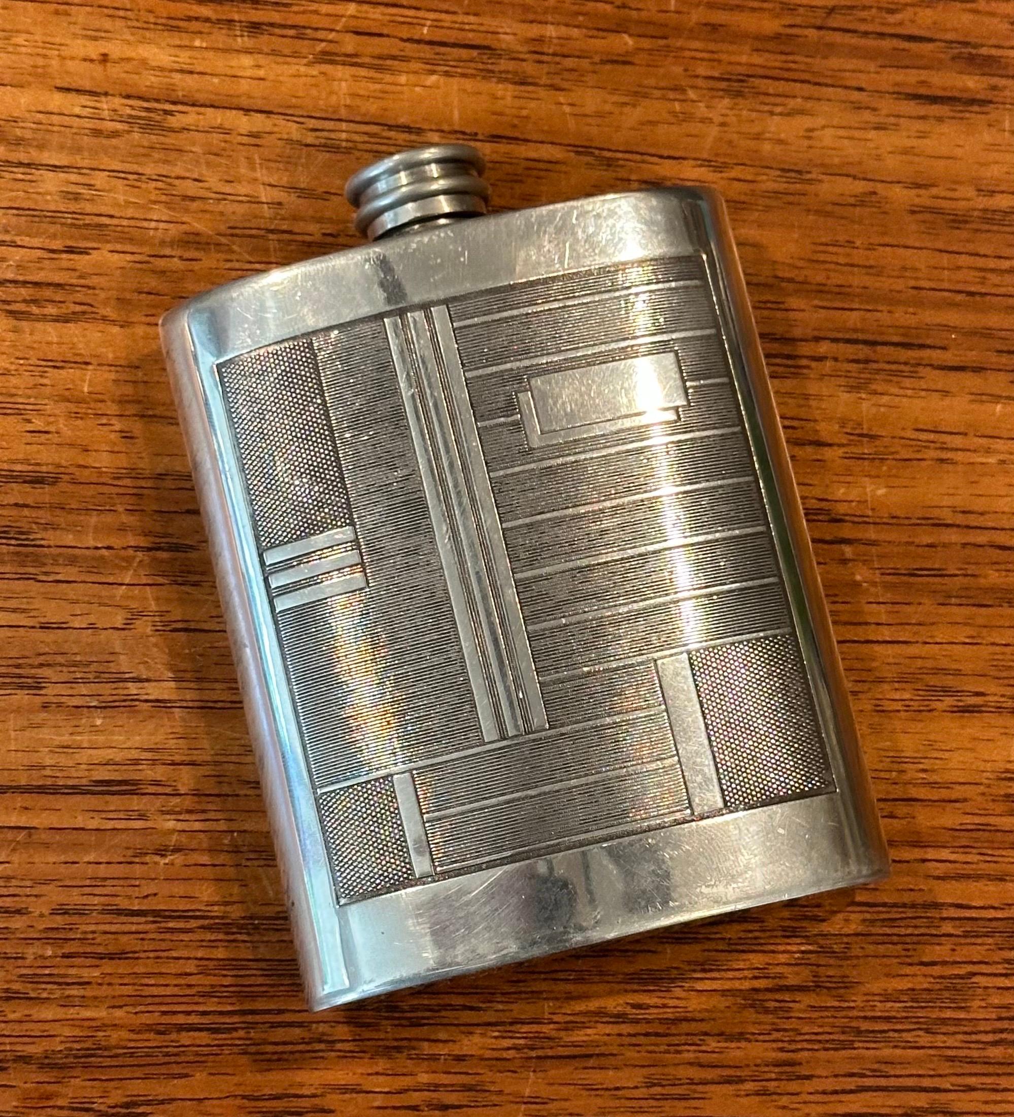 20th Century English Art Deco Pewter Flask with Geometric Pattern and Beefeater Mark For Sale