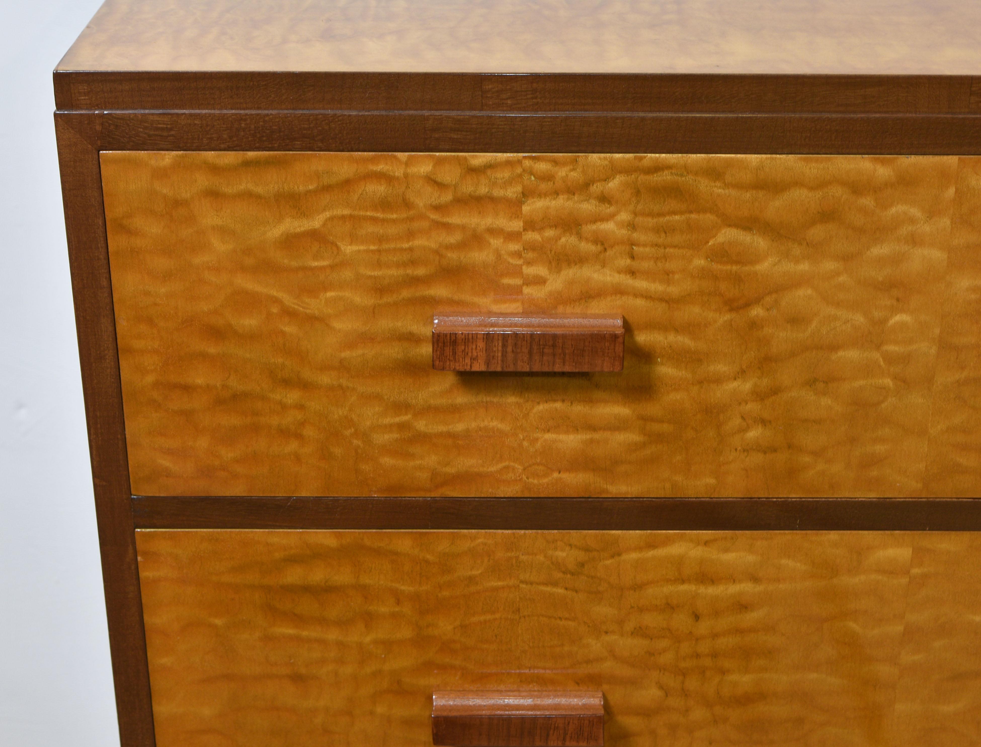 English Art Deco Quilted Maple Chest of Drawers, 1930s For Sale 9
