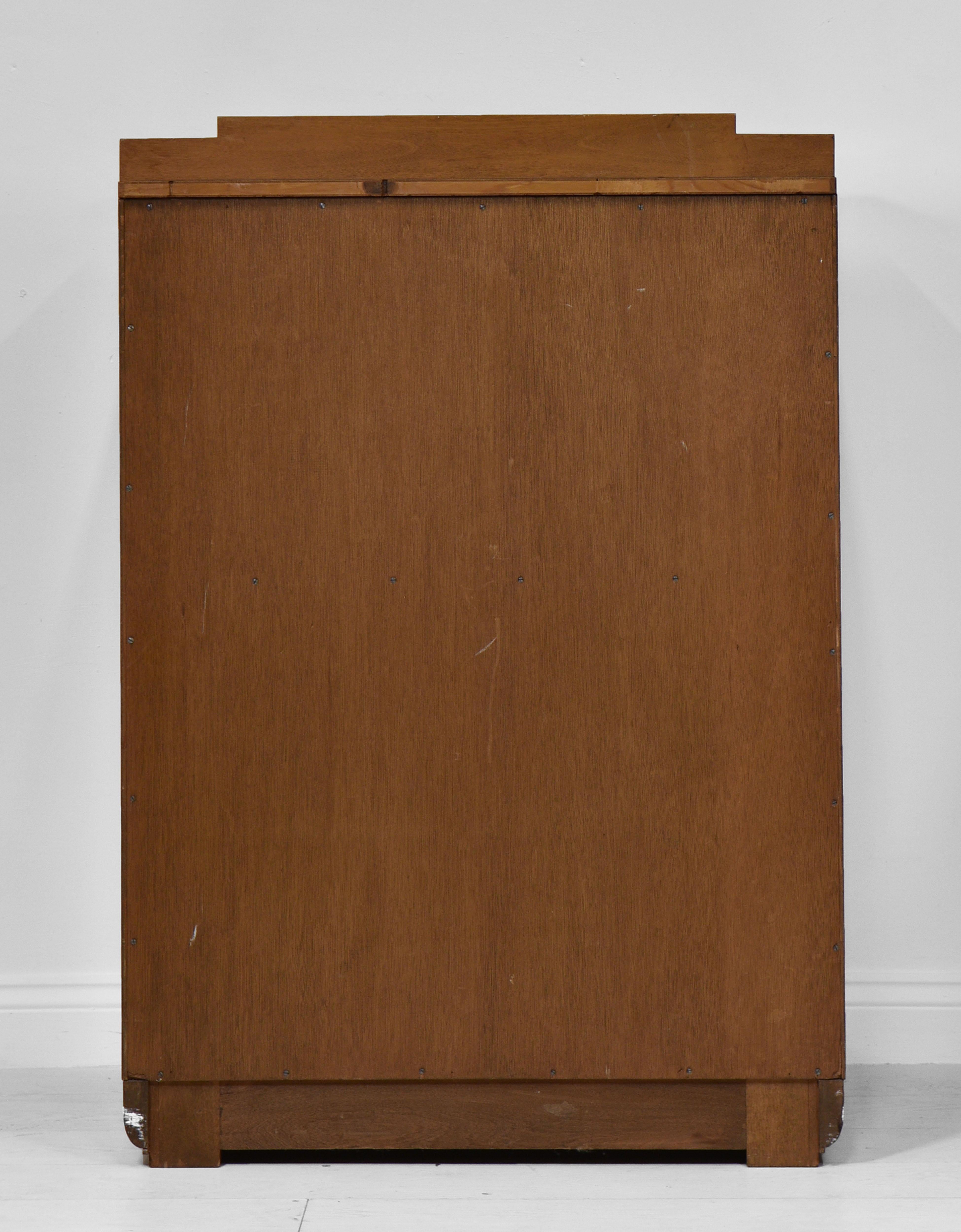 English Art Deco Quilted Maple Chest of Drawers, 1930s For Sale 11