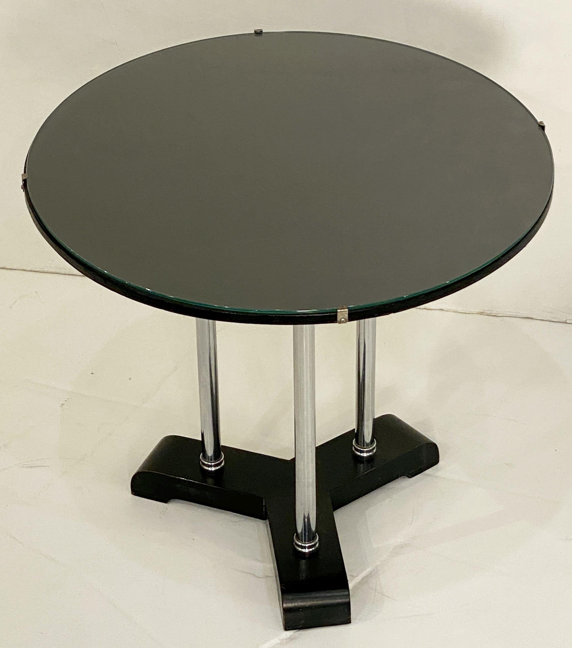 Englischer runder Getränke-Dreibein-Tisch aus Chrom, ebonisiertem Holz und Glas im Art déco-Stil  (20. Jahrhundert) im Angebot
