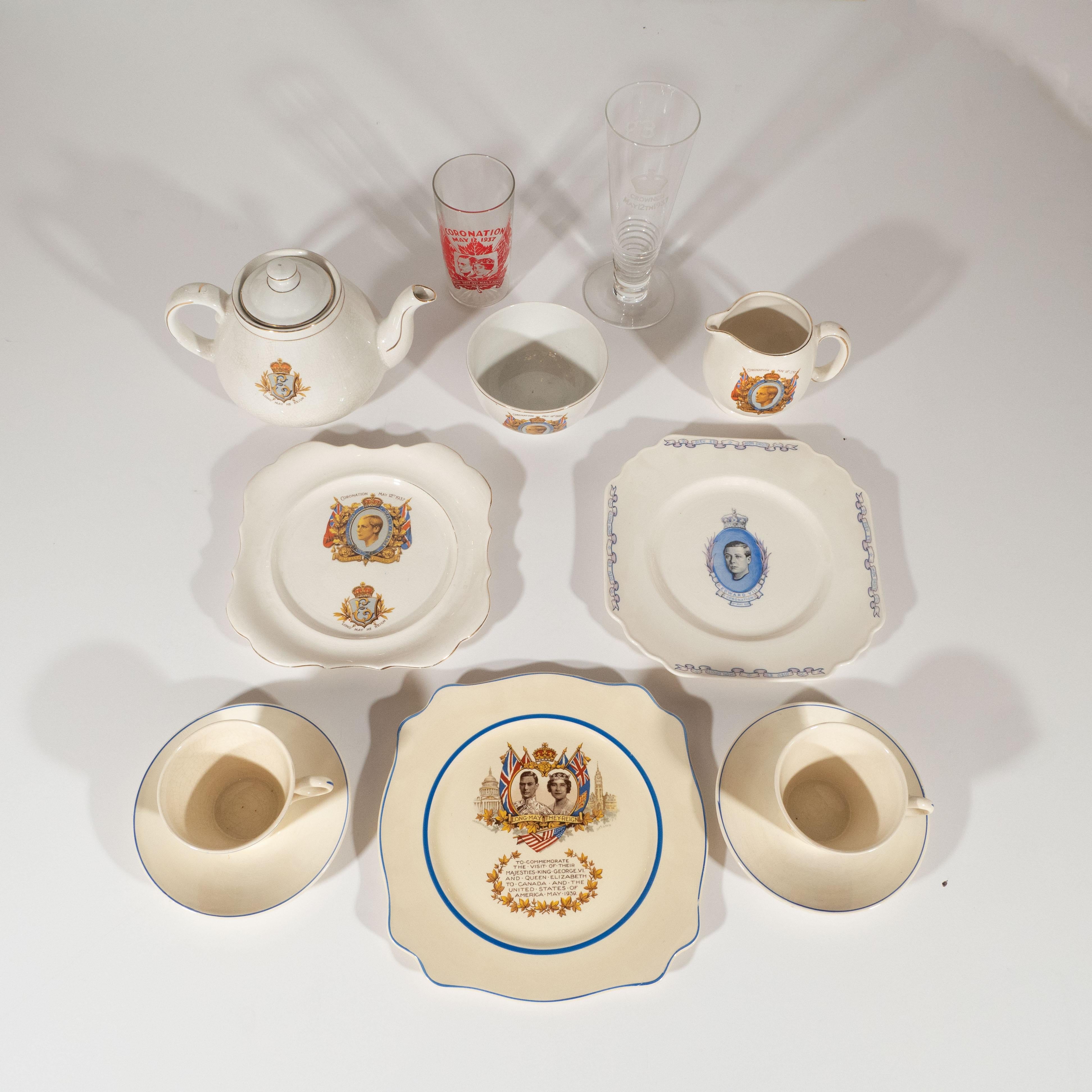 Art déco Ensemble de couronnement royal commémoratif en porcelaine anglaise Art Déco en vente