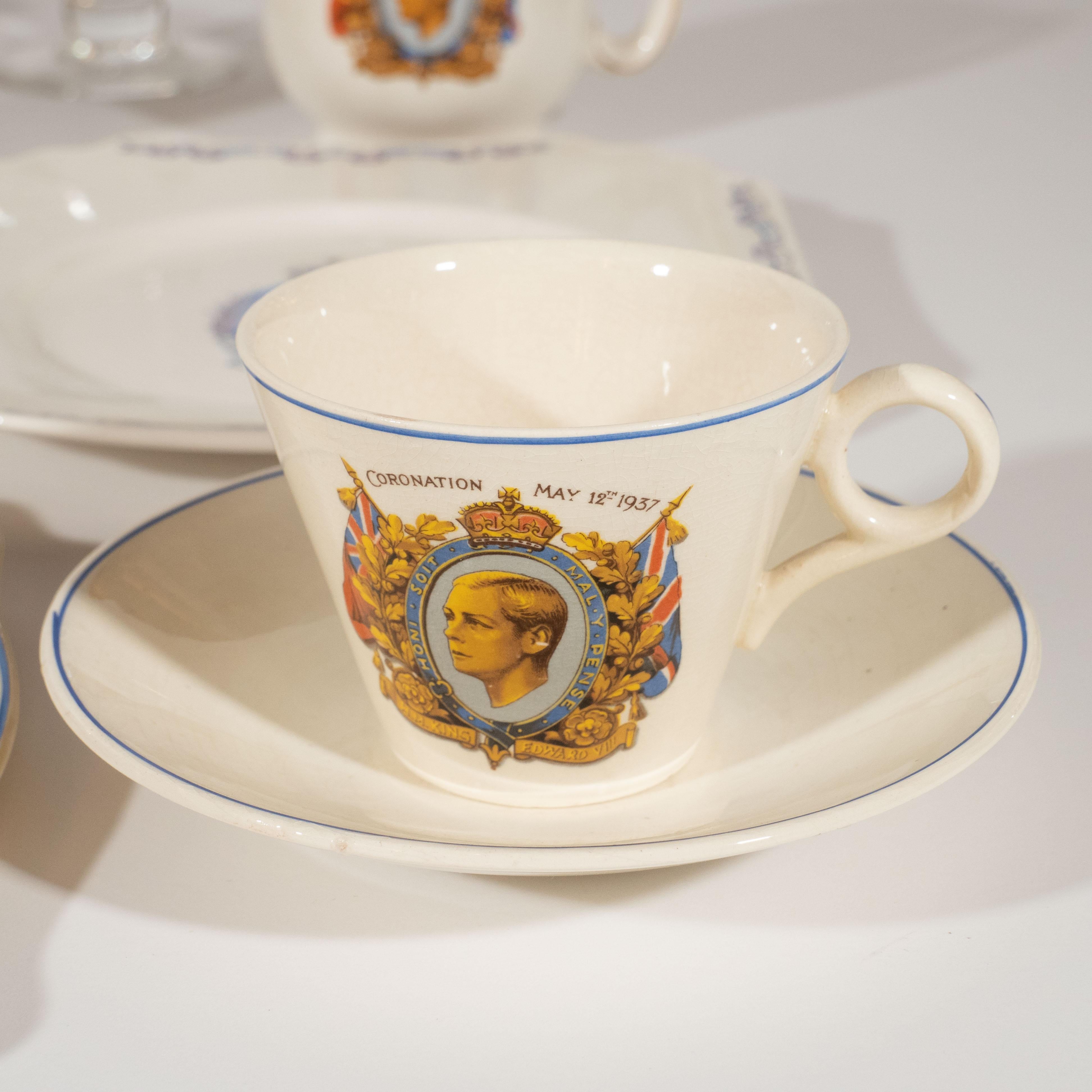Ensemble de couronnement royal commémoratif en porcelaine anglaise Art Déco Excellent état - En vente à New York, NY