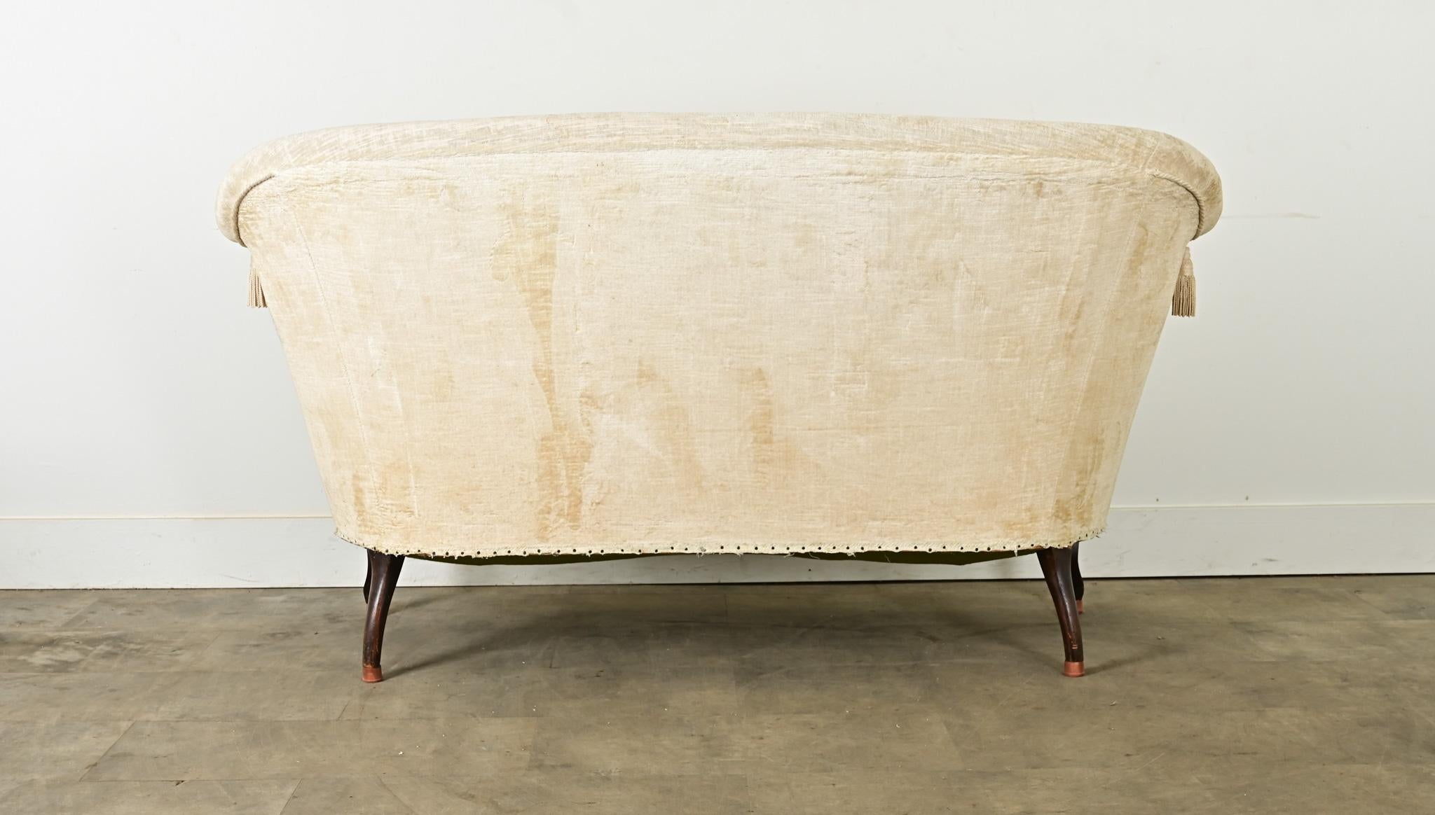 English Art Deco Settee with Tassels For Sale 6