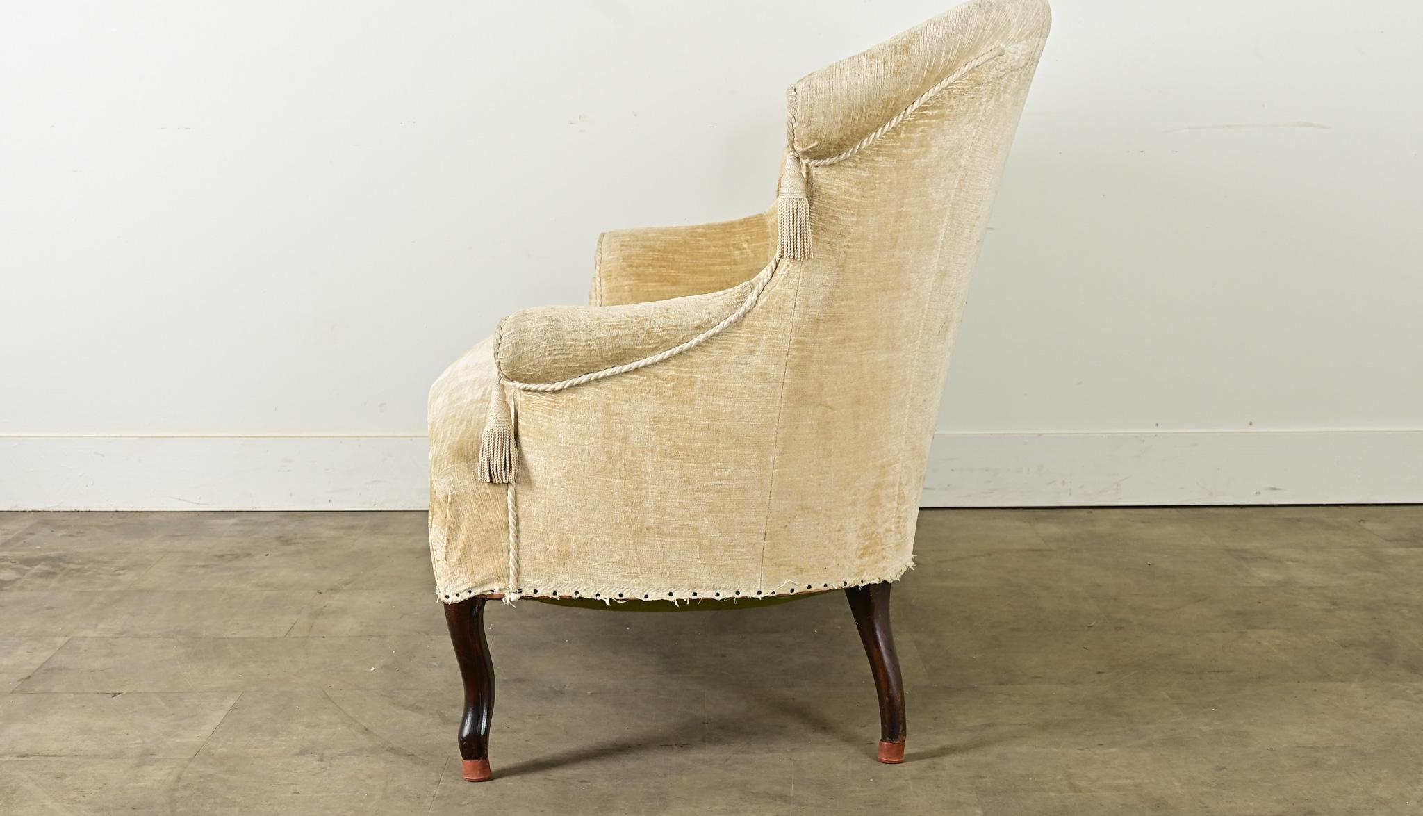 English Art Deco Settee with Tassels For Sale 8