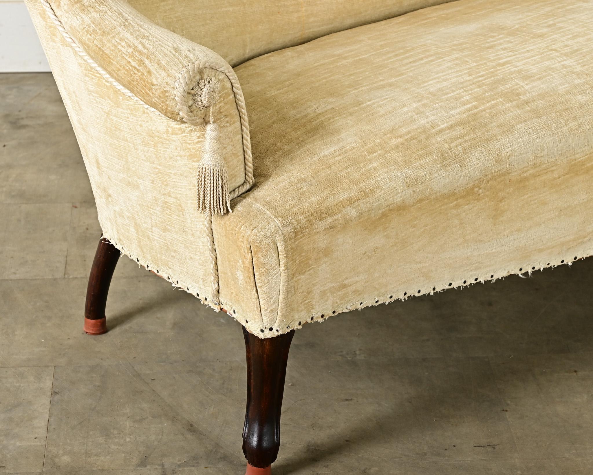 English Art Deco Settee with Tassels For Sale 3