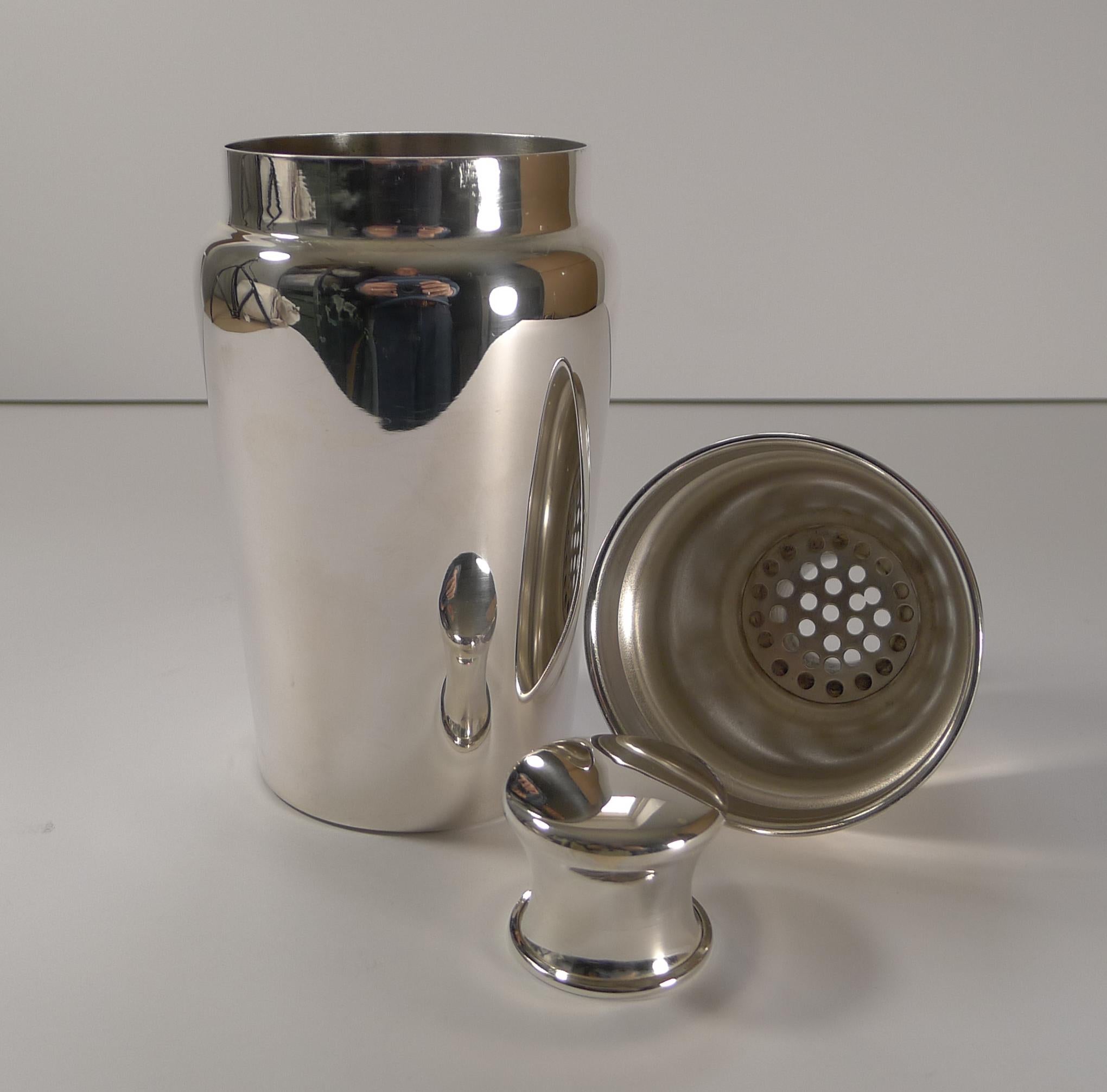 English Art Deco Silver Plated Cocktail Shaker by Barker Brothers, circa 1930 6