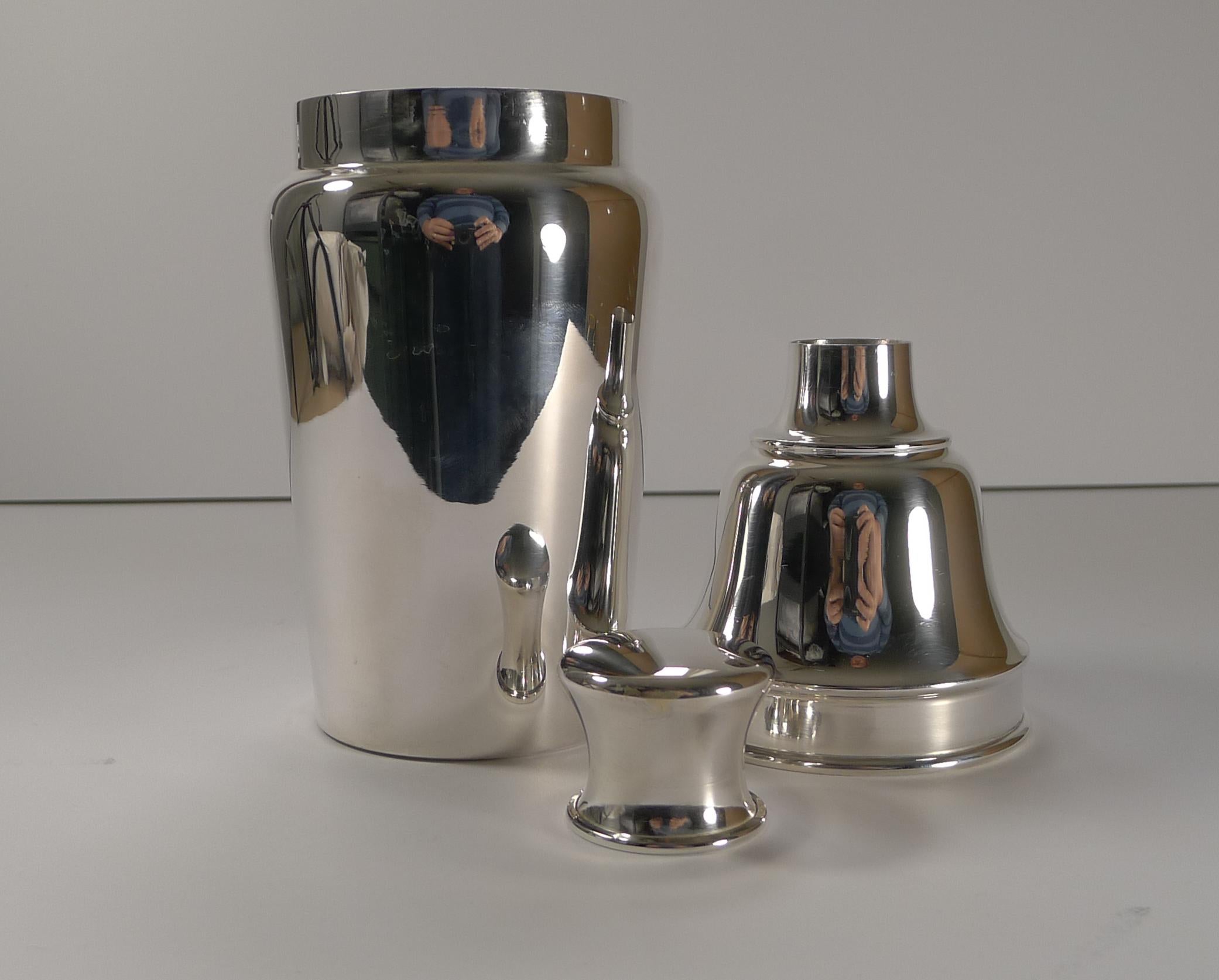 English Art Deco Silver Plated Cocktail Shaker by Barker Brothers, circa 1930 5