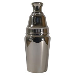 English Art Deco Silver Plated Cocktail Shaker by Barker Brothers, circa 1930