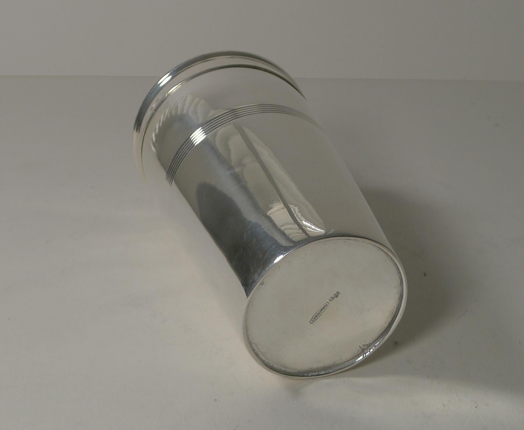 Mid-20th Century English Art Deco Silver Plated Cocktail Shaker by Elkington