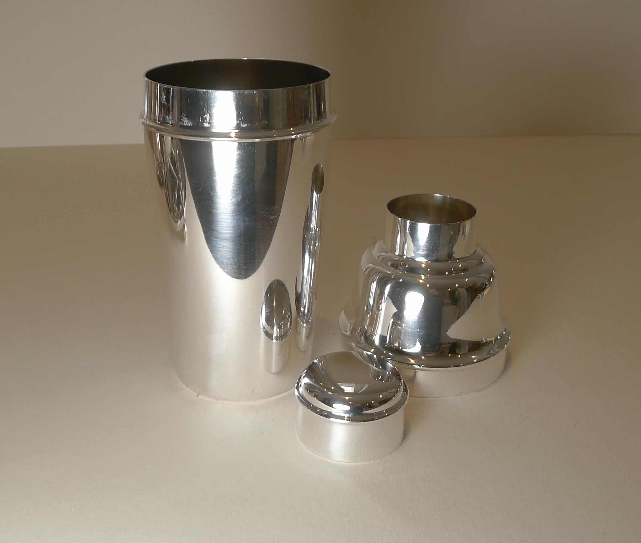 English Art Deco Silver Plated Cocktail Shaker by Mappin & Webb For Sale 5